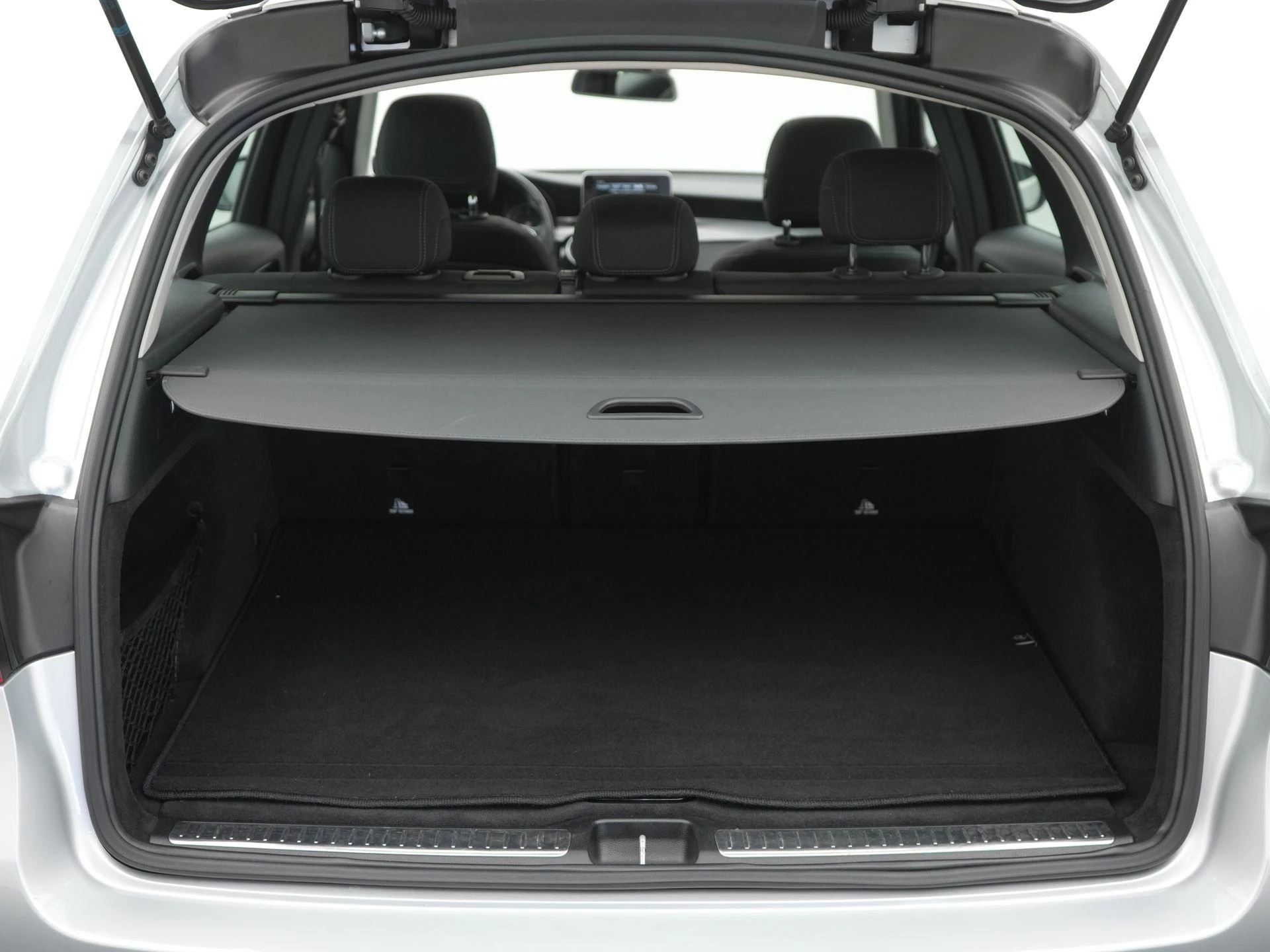 Mercedes-Benz-GLC-image-36