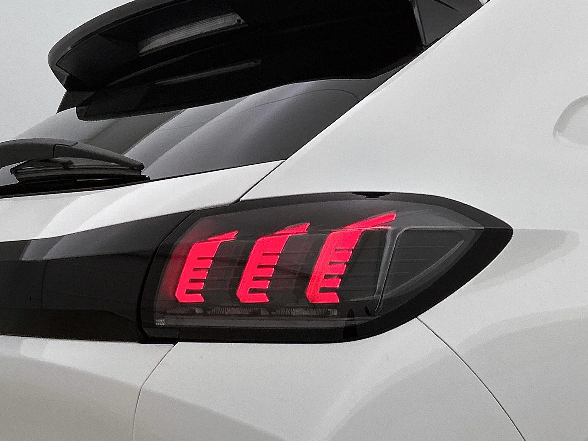 Peugeot-208-image-23