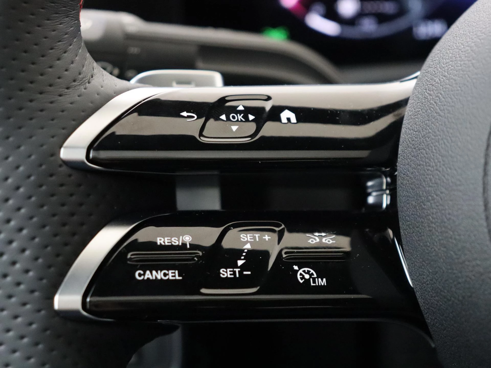 Mercedes-Benz-A-Klasse-image-15