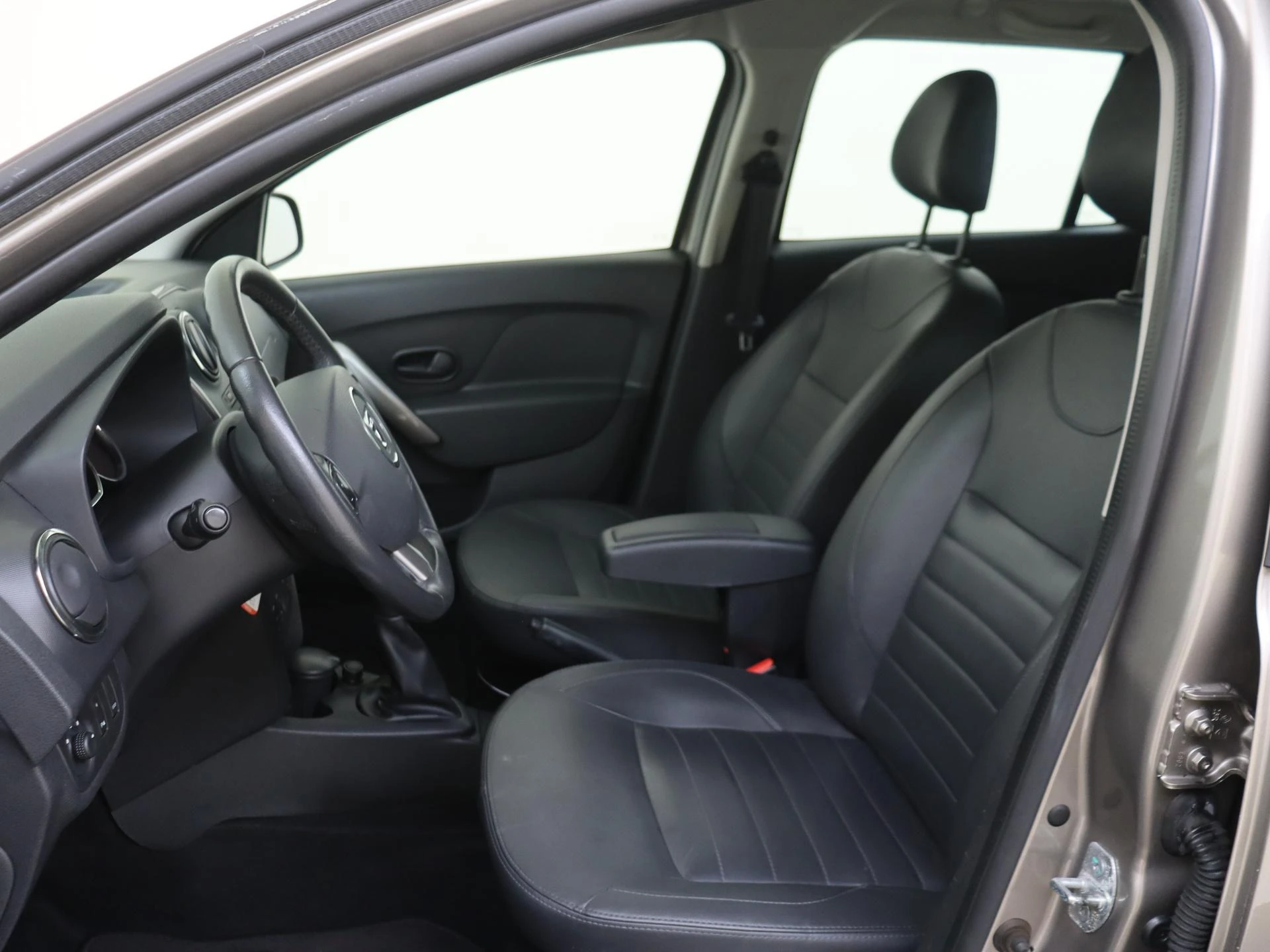 Dacia-Logan-image-14