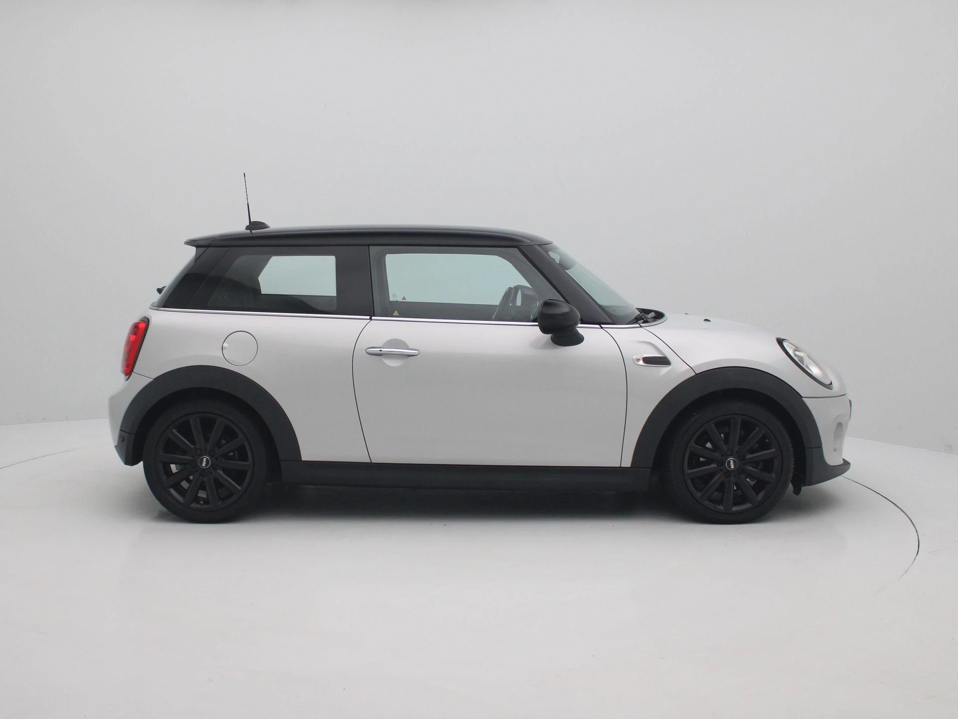 MINI Cooper 1.5 Serious Business