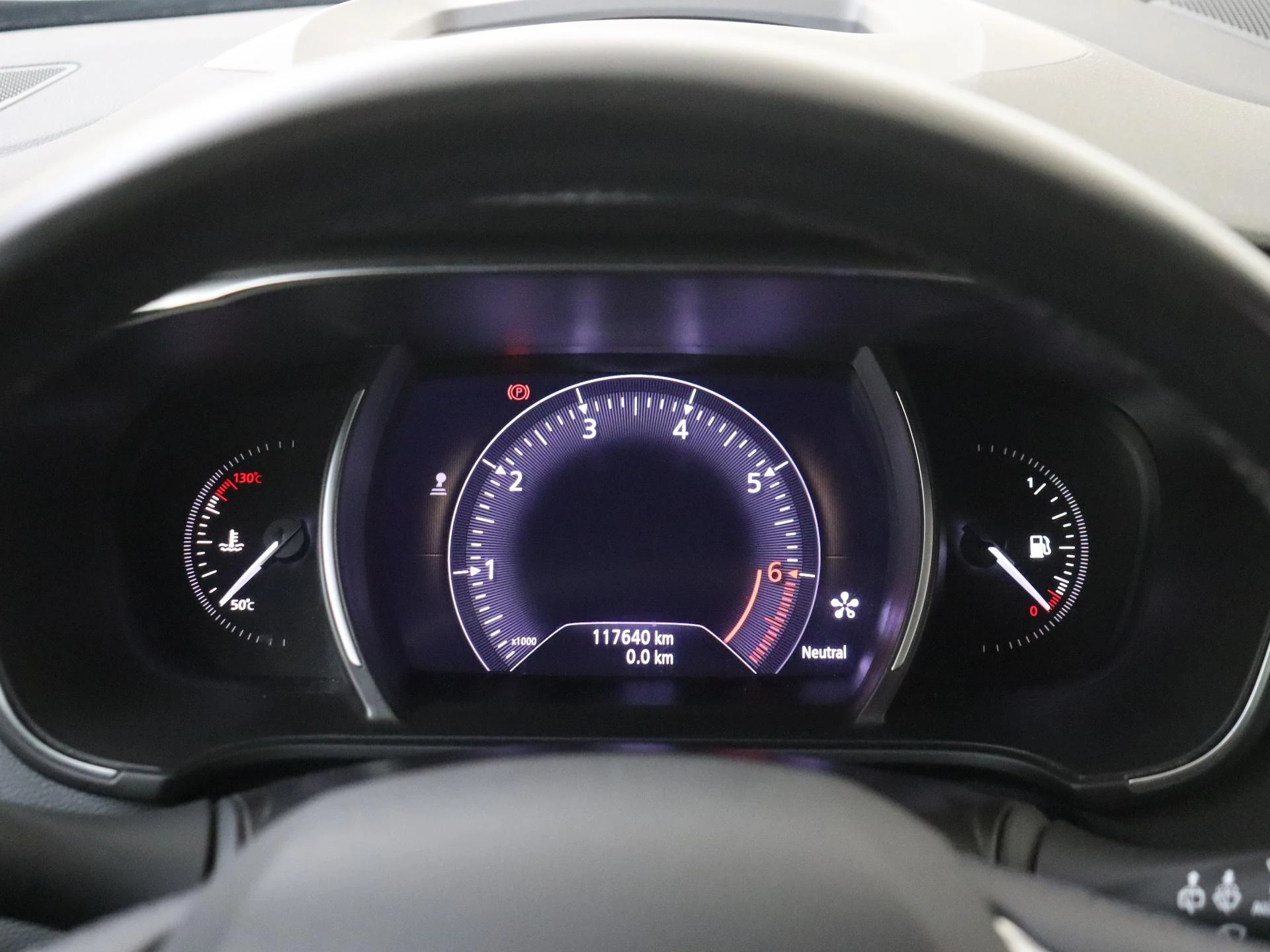 Renault-Mégane Estate-image-11