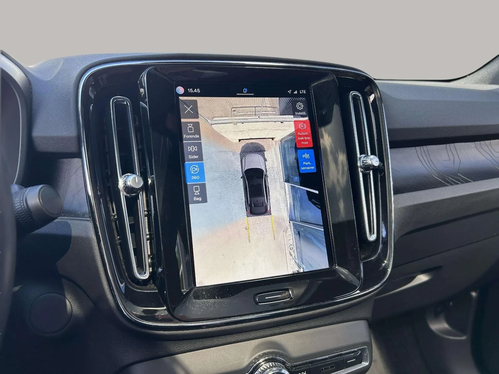 Volvo-C40-image-15