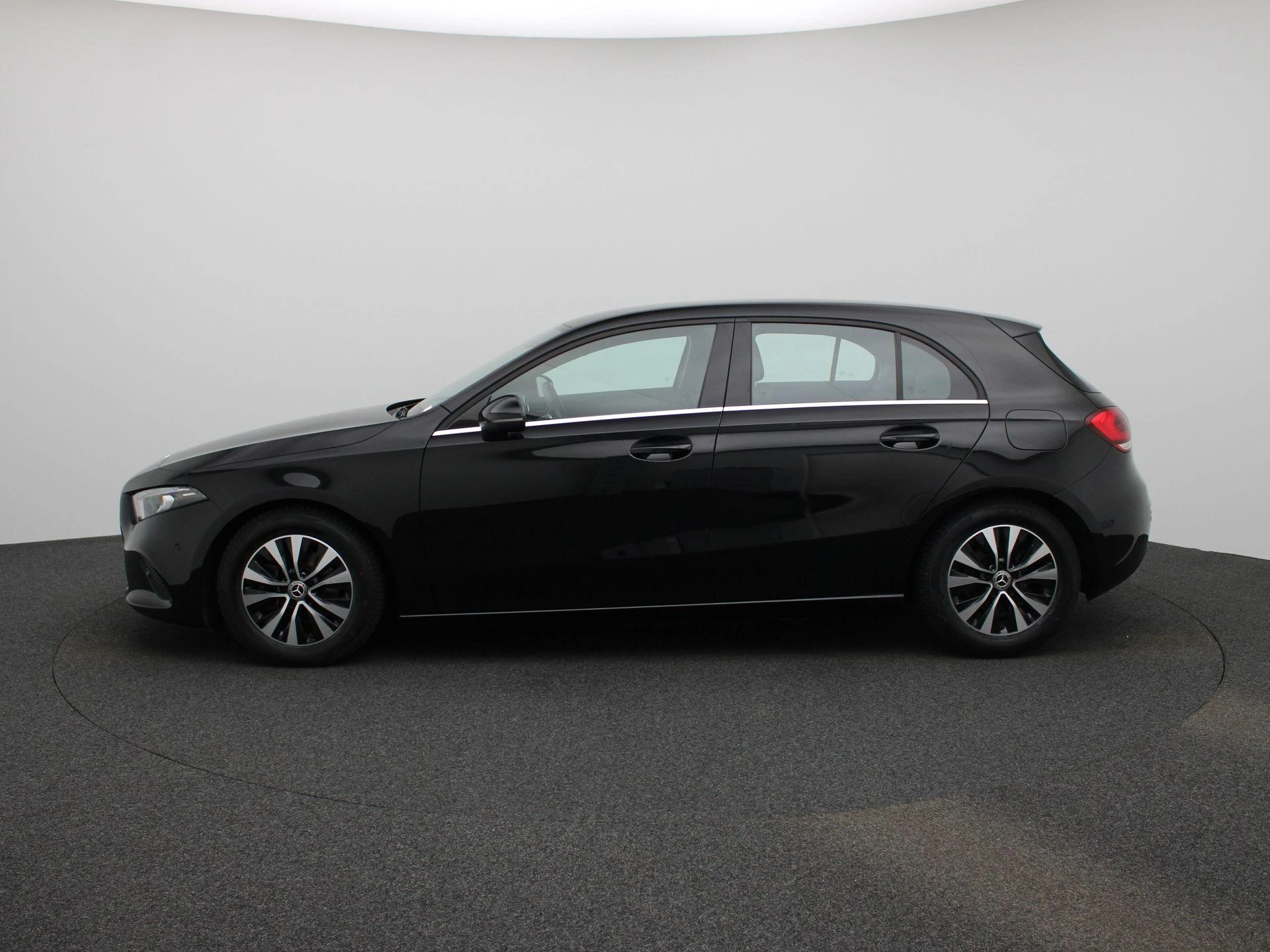 Mercedes-Benz-A-Klasse-image-3