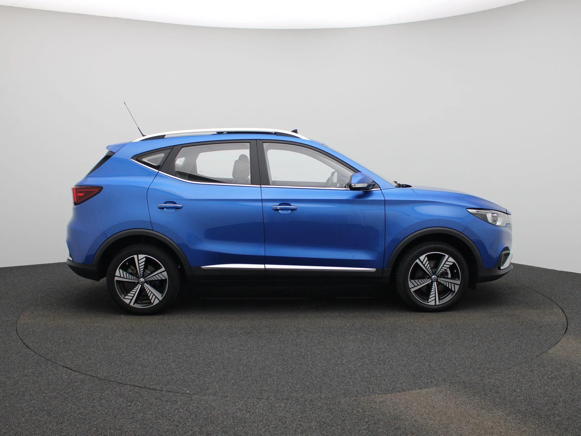 MG-ZS EV-image-5
