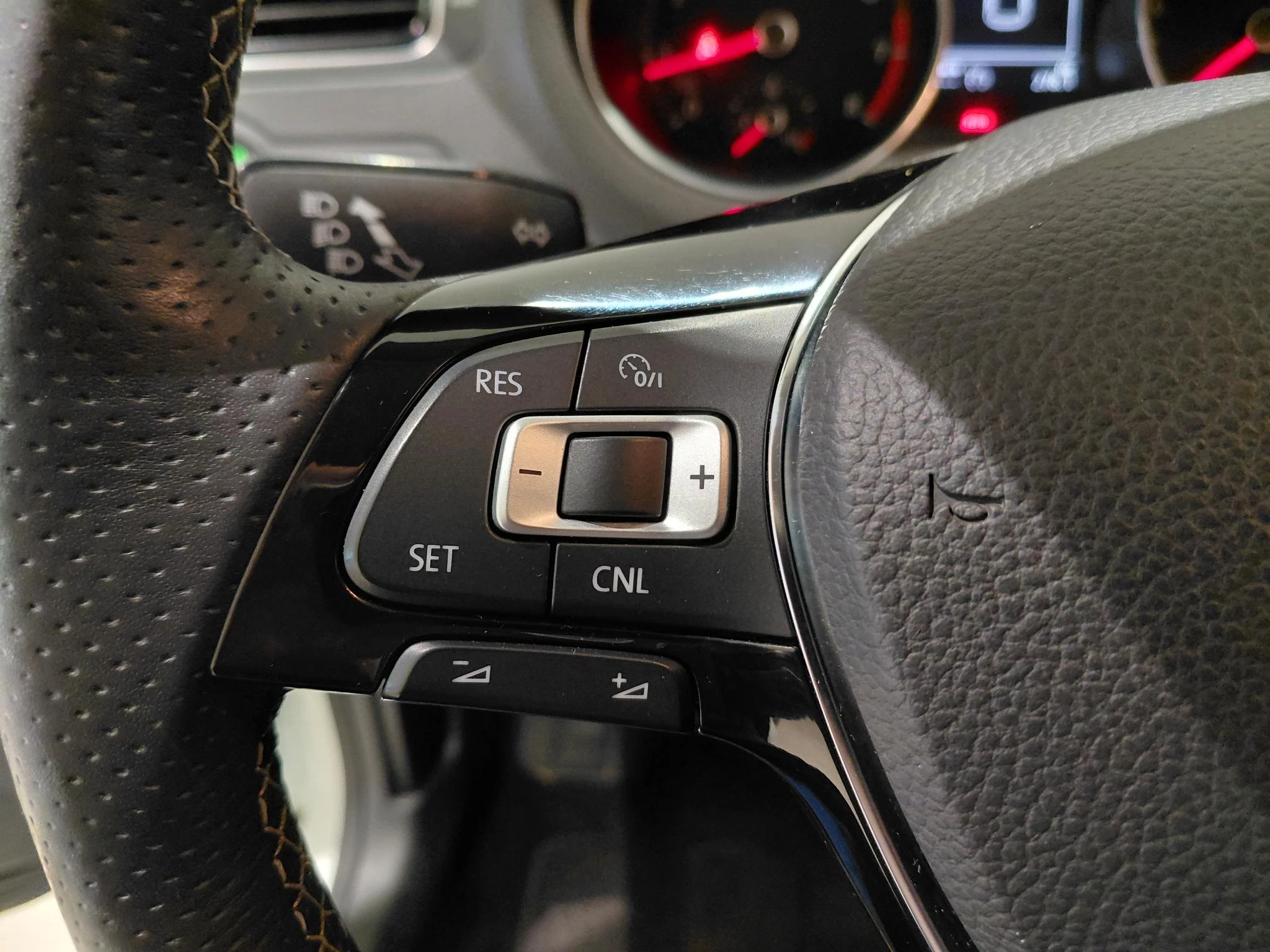 Volkswagen Polo 1.2 TSI Cross