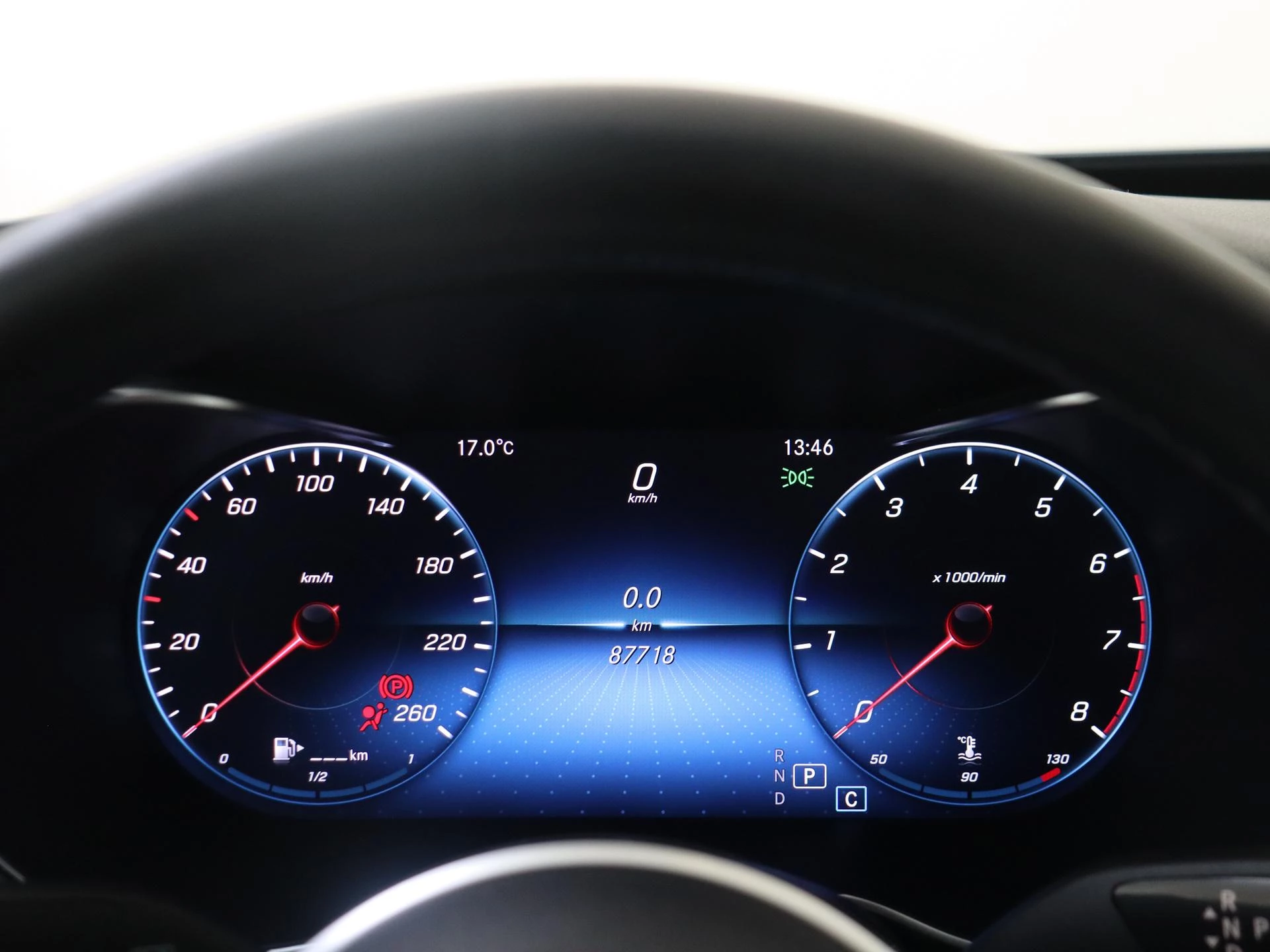 Mercedes-Benz-C-Klasse-image-15