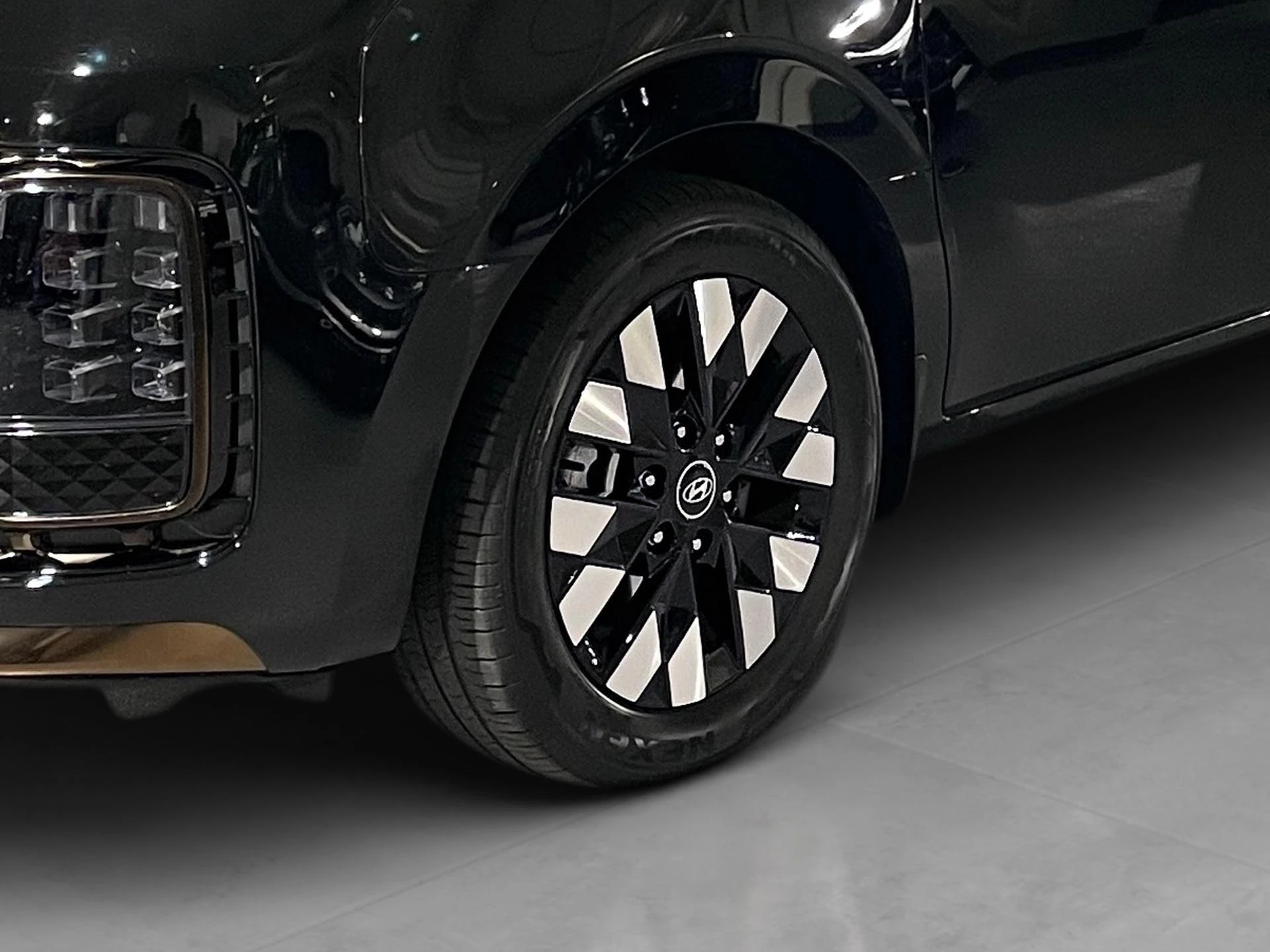 Hyundai-Staria-image-21