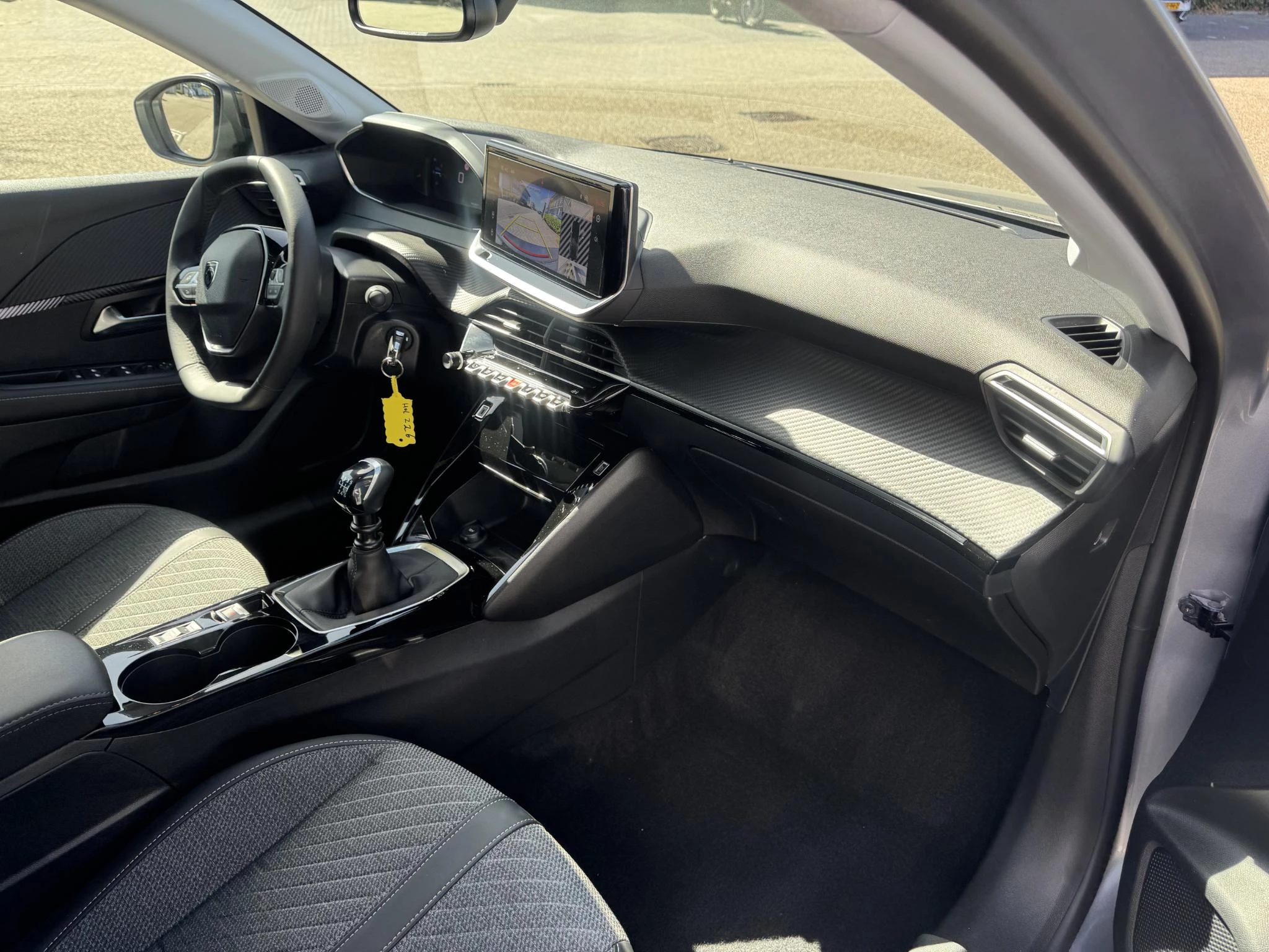 Peugeot-208-image-15