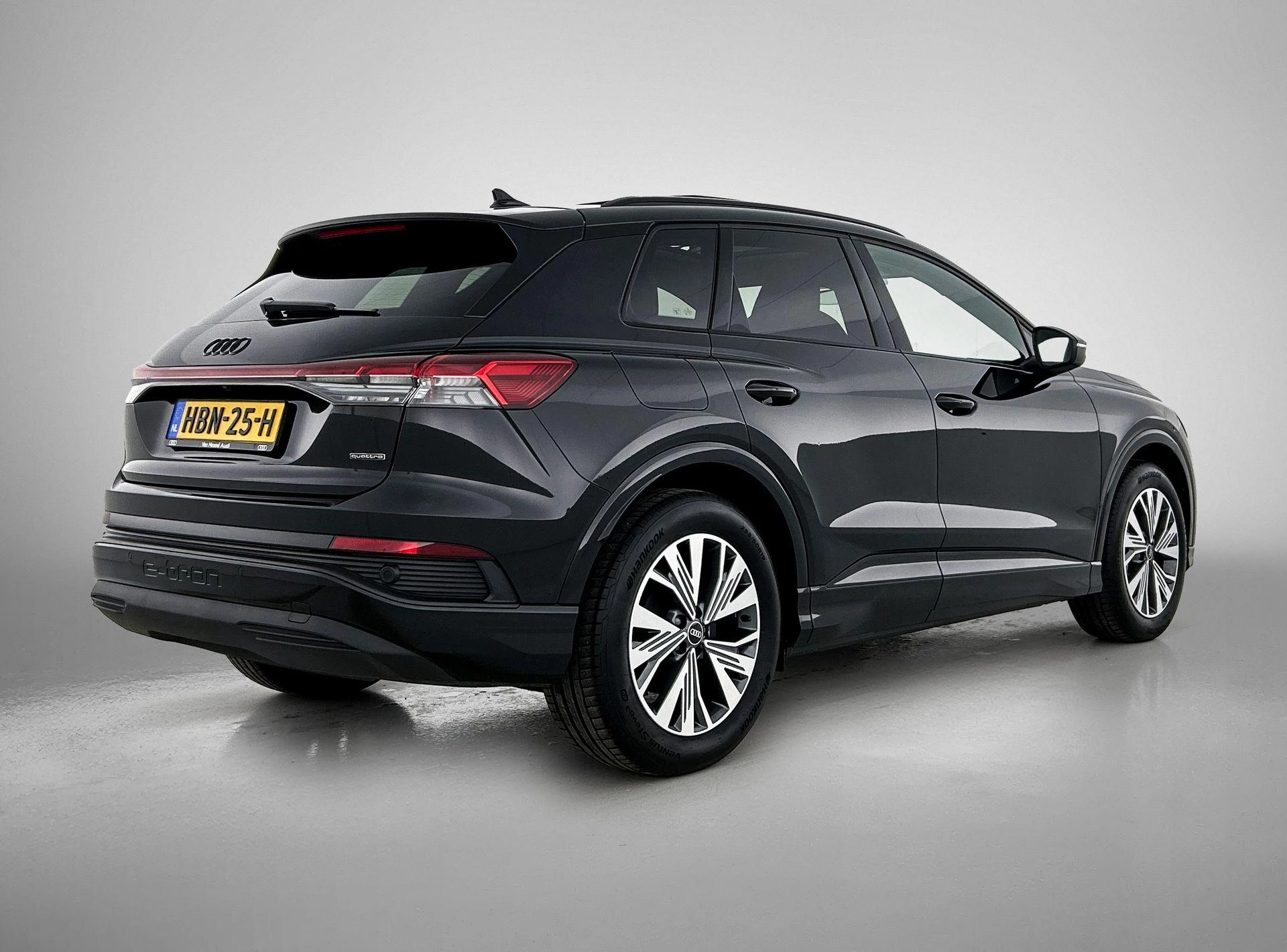 Audi-Q4 e-tron-image-4