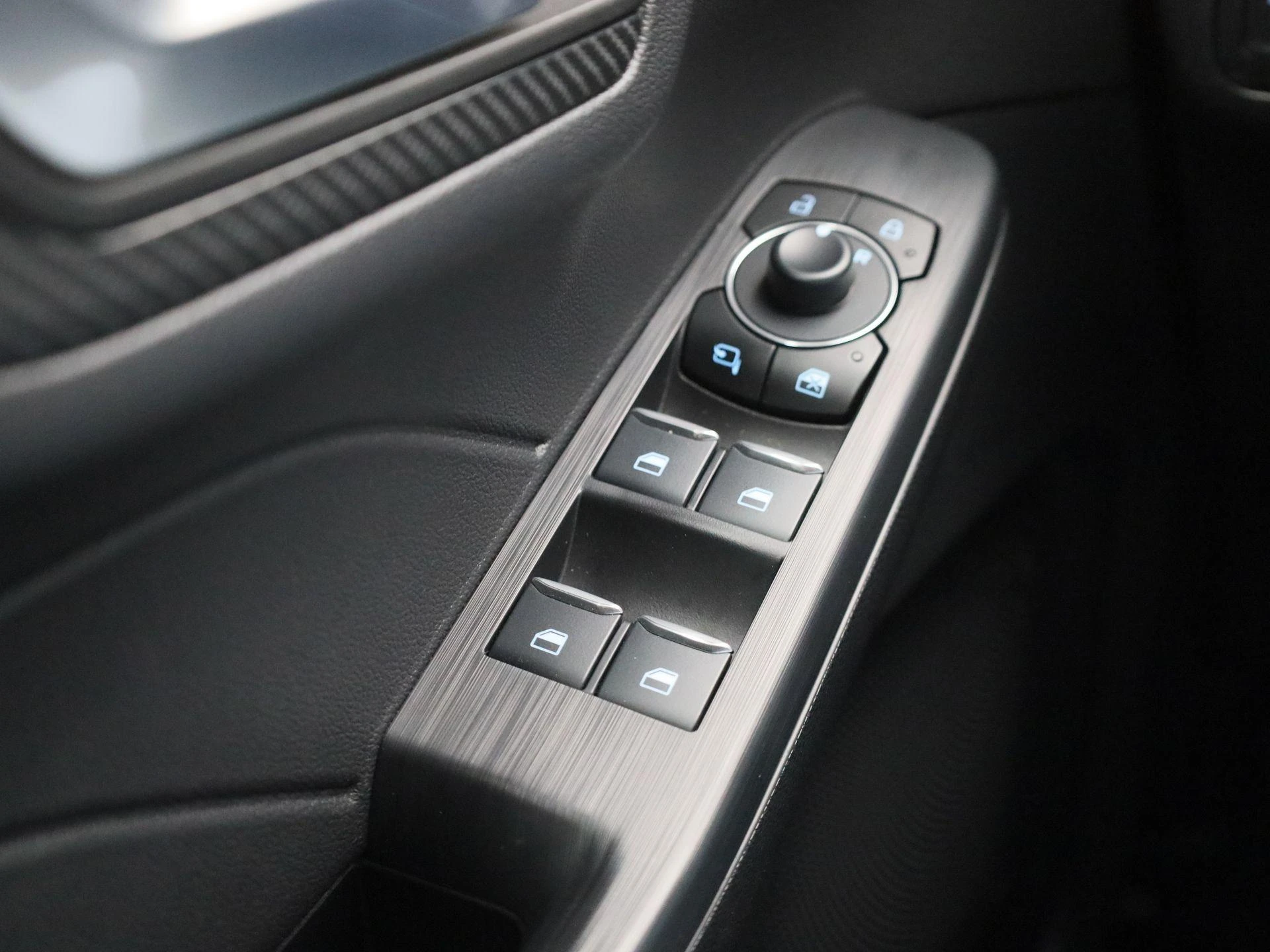 Ford-Kuga-image-27