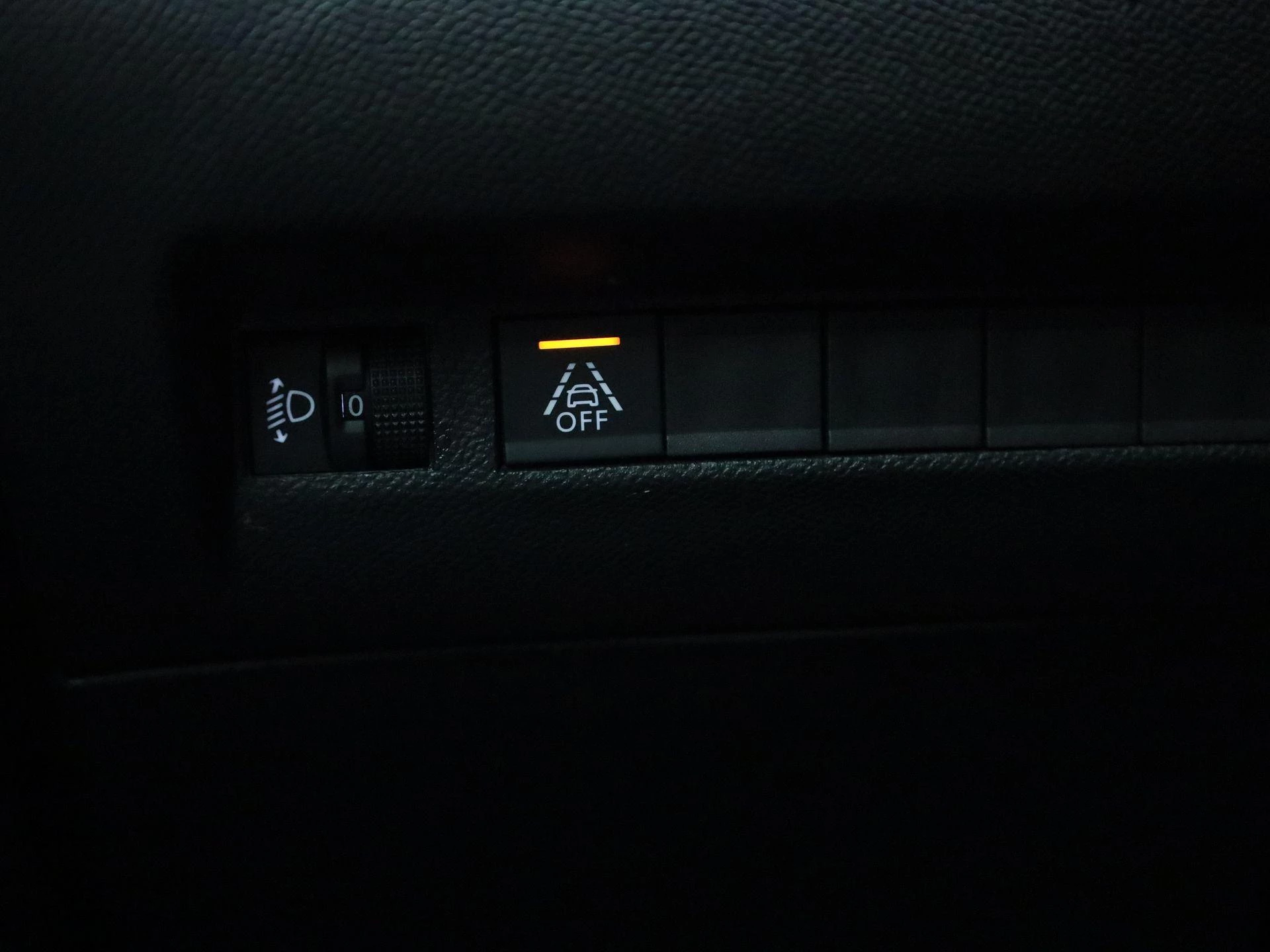 Peugeot-e-2008-image-31