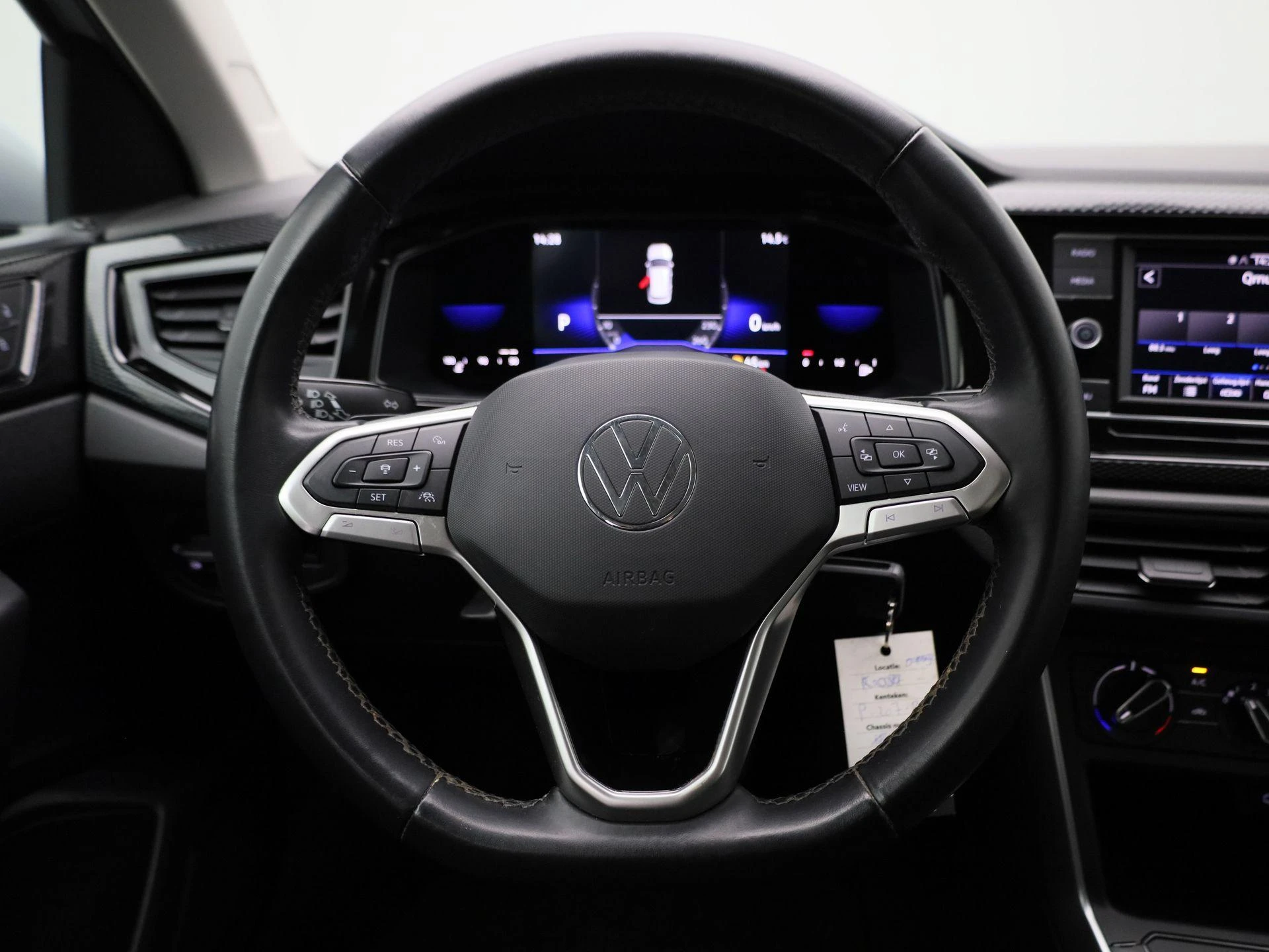 Volkswagen-Polo-image-6