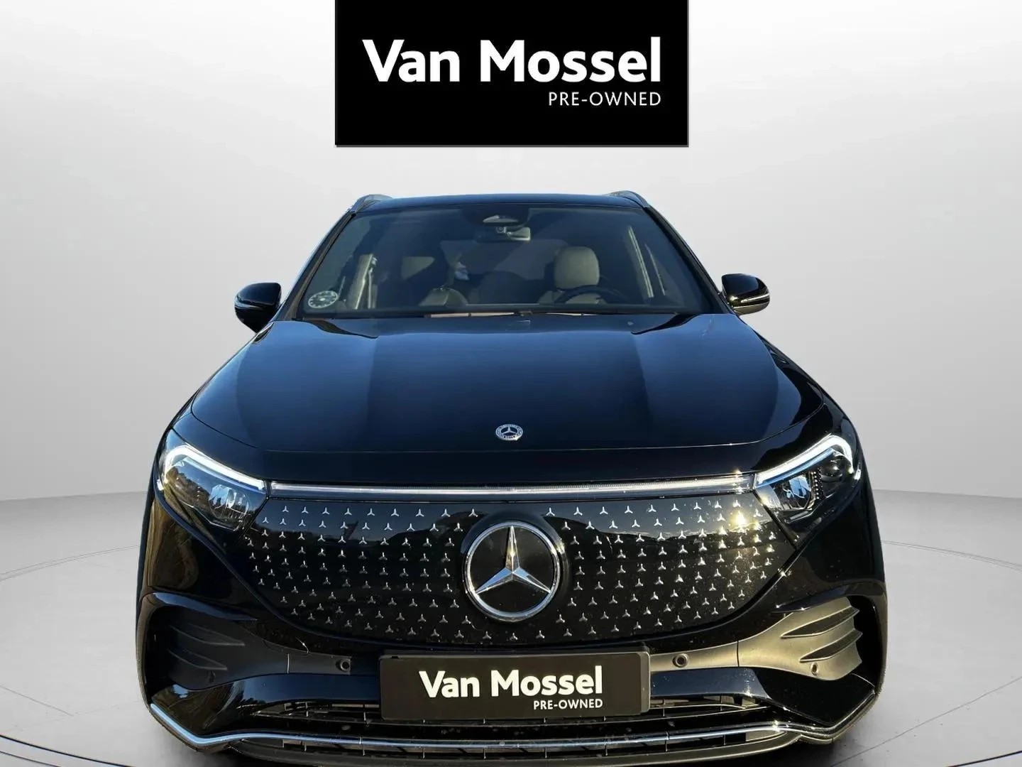 Mercedes-Benz-EQA-image-1