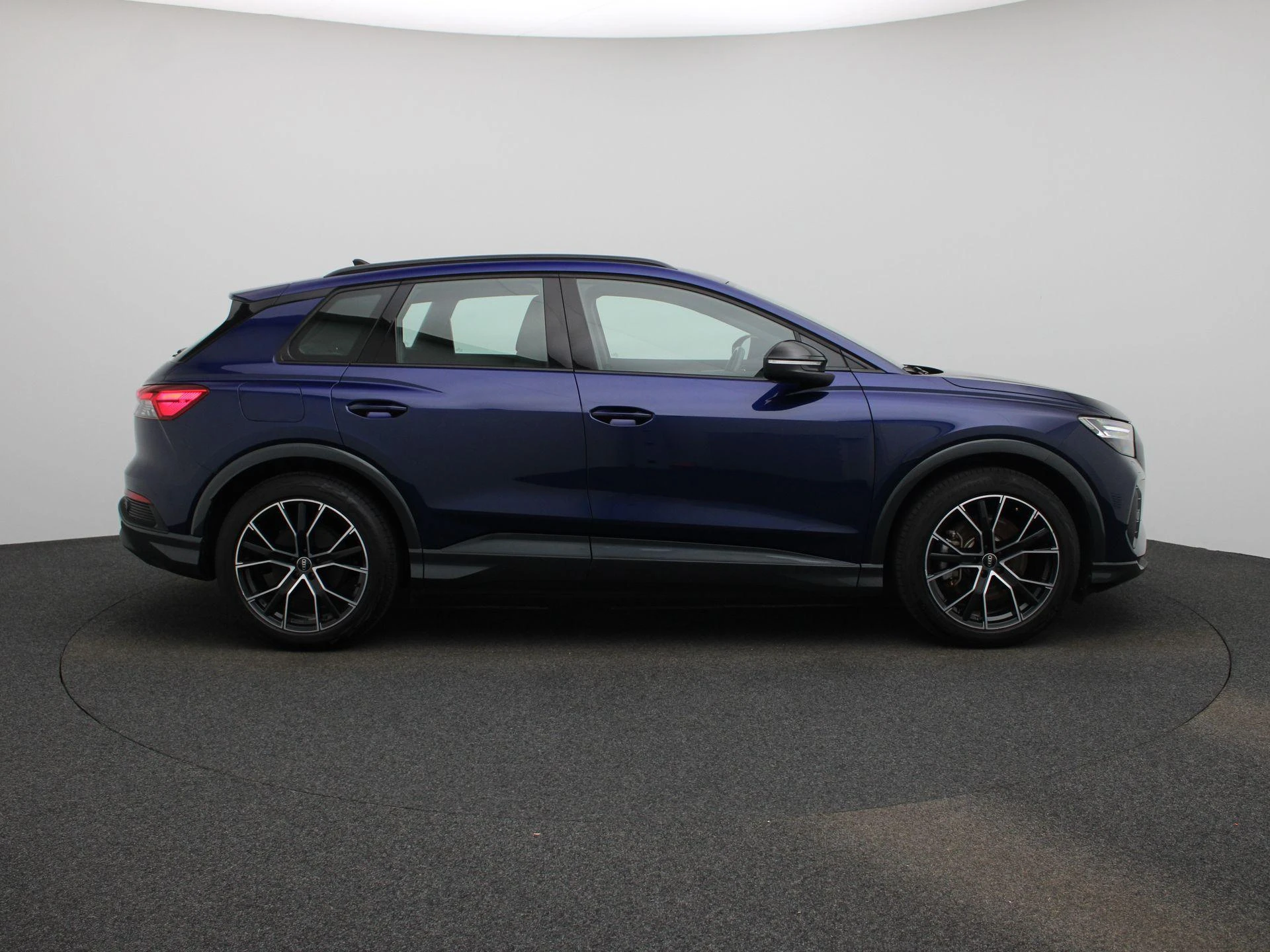 Audi-Q4 e-tron-image-5