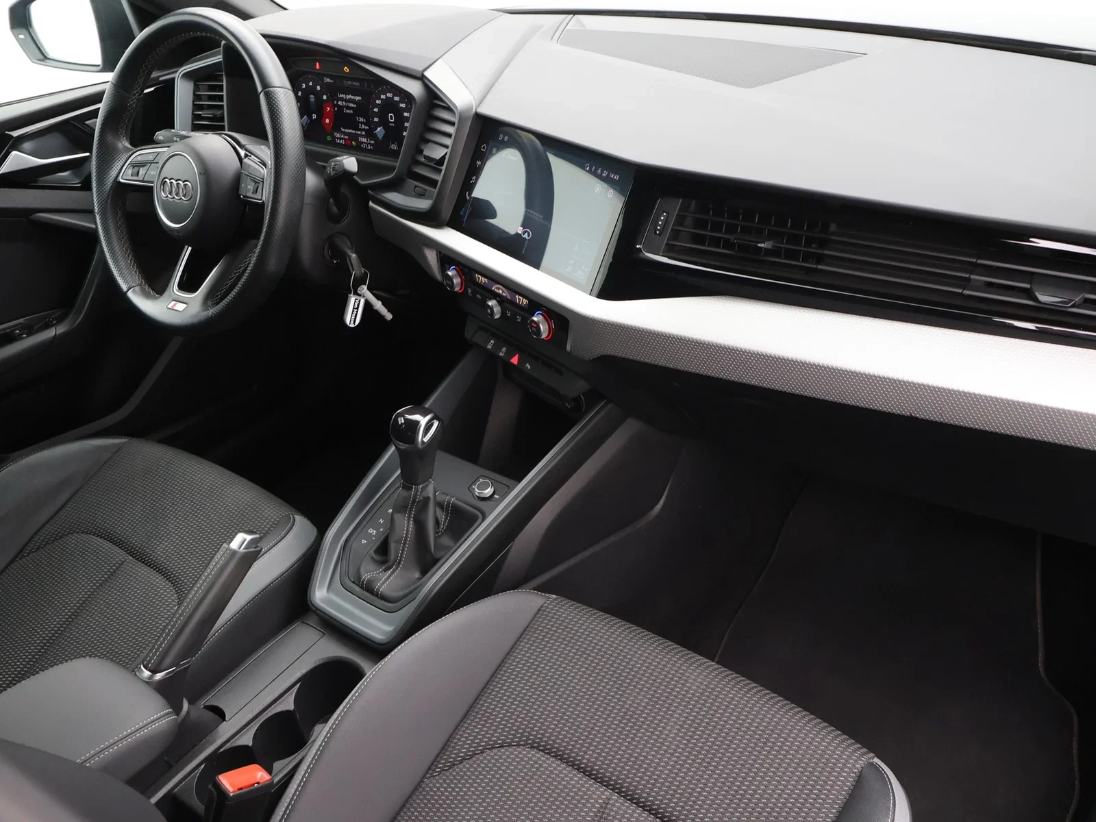 Audi A1 Sportback Audi A1 Sportback 25TFSI 95PK *AUTOMAAT*LEDER*SHADOW*S LINE INTERIEUR*VIRTUAL COCKPIT*CRUISE*APP-CON
