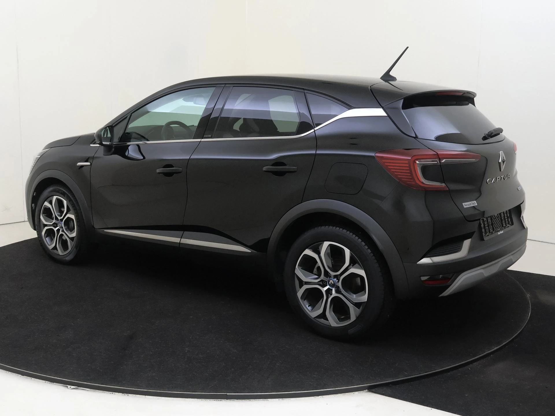 Renault-Captur-image-2