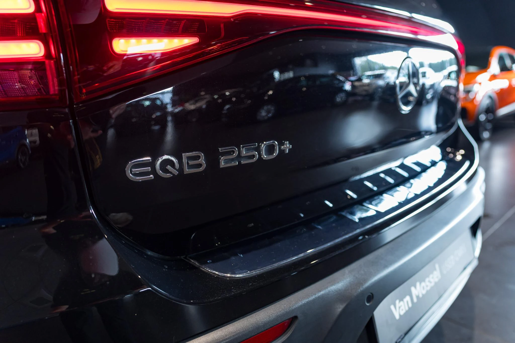 Mercedes-Benz-EQB-image-11