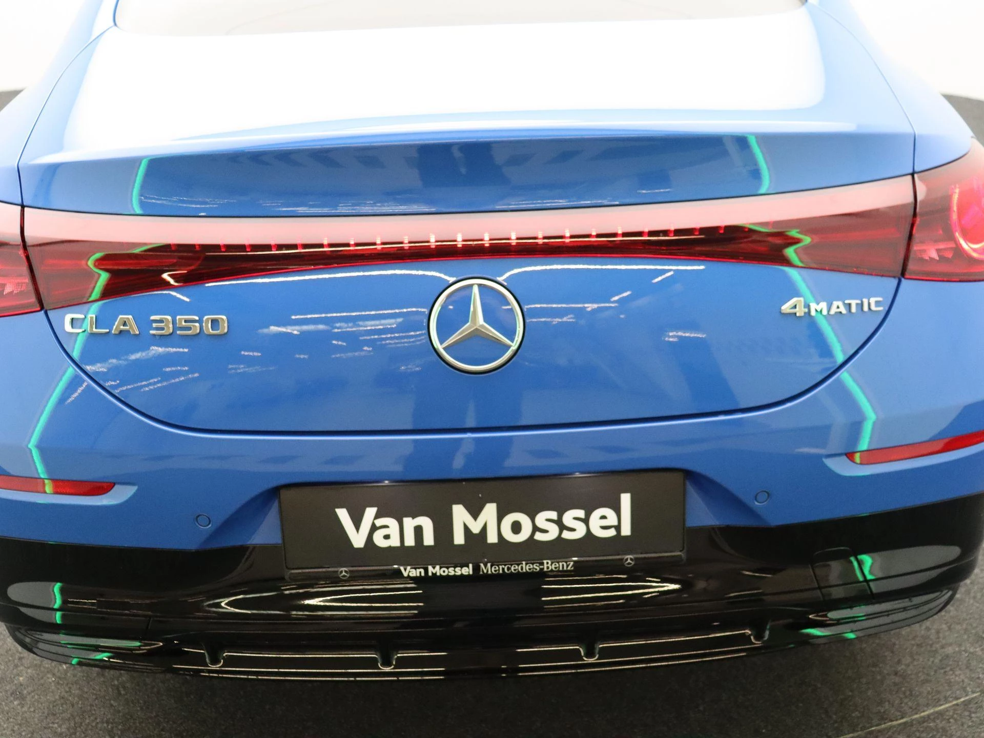 Mercedes-Benz-CLA-image-18