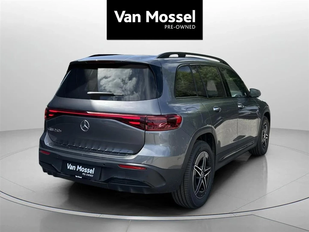 Mercedes-Benz-EQB-image-4