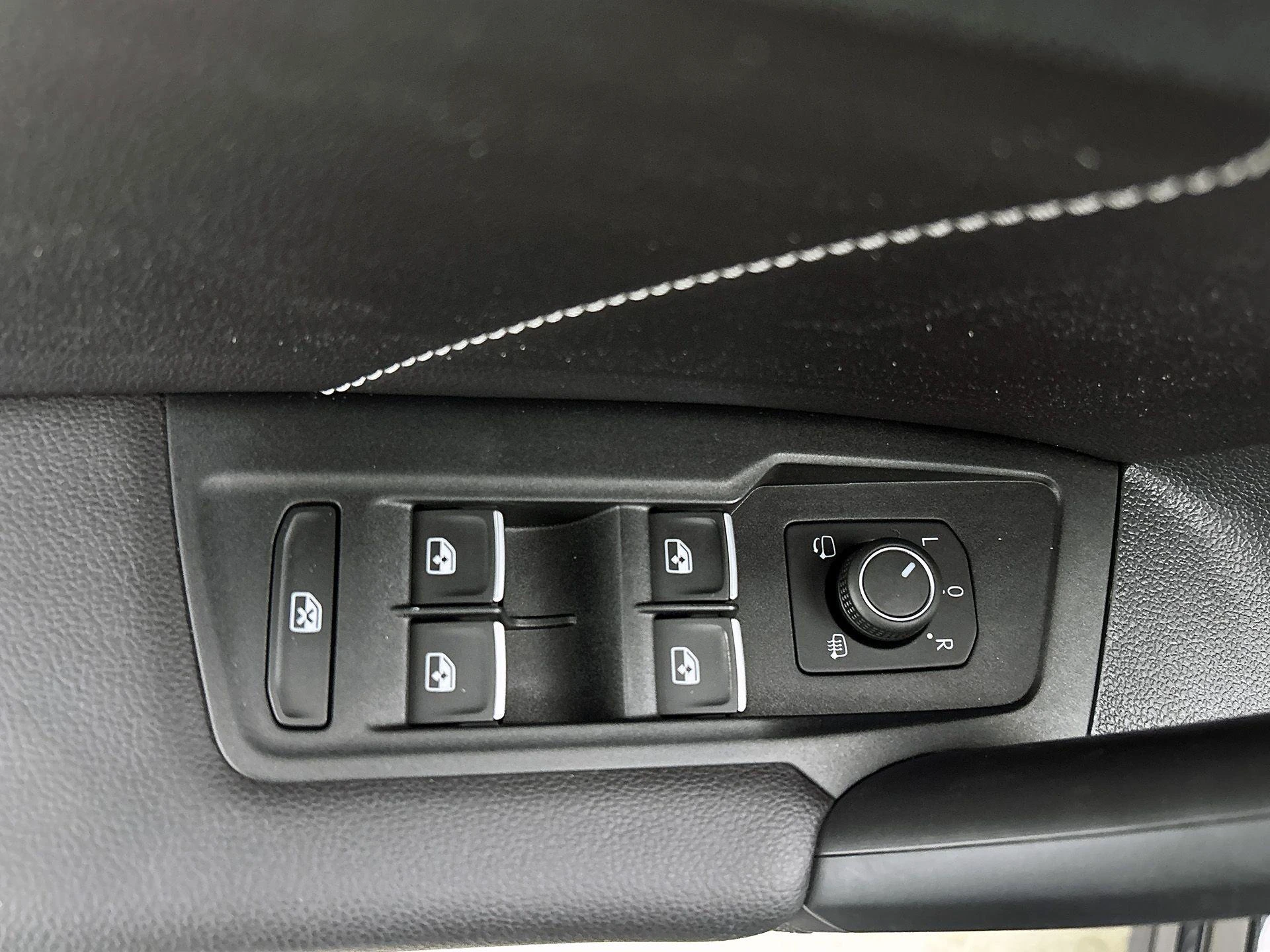 Volkswagen-Tiguan-image-31