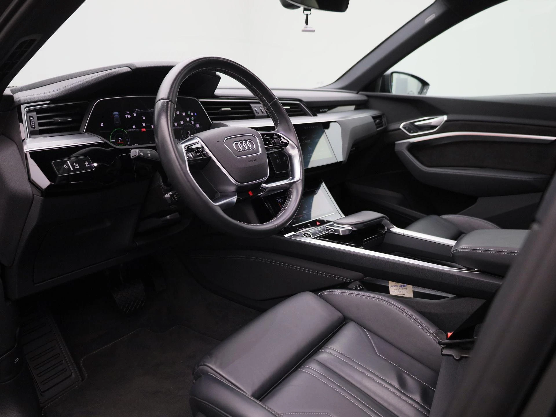 Audi-e-tron-image-38