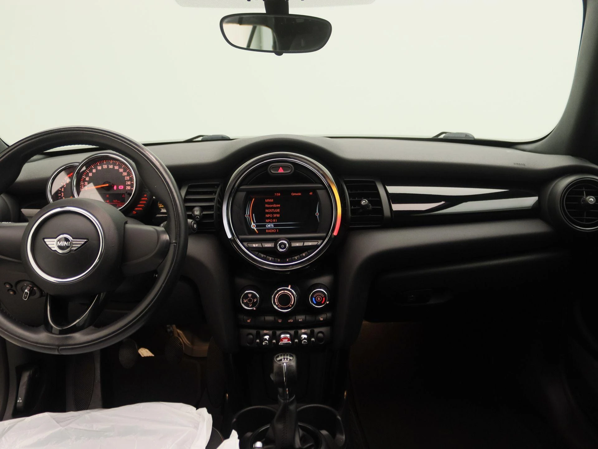 MINI-One Cabrio-image-6