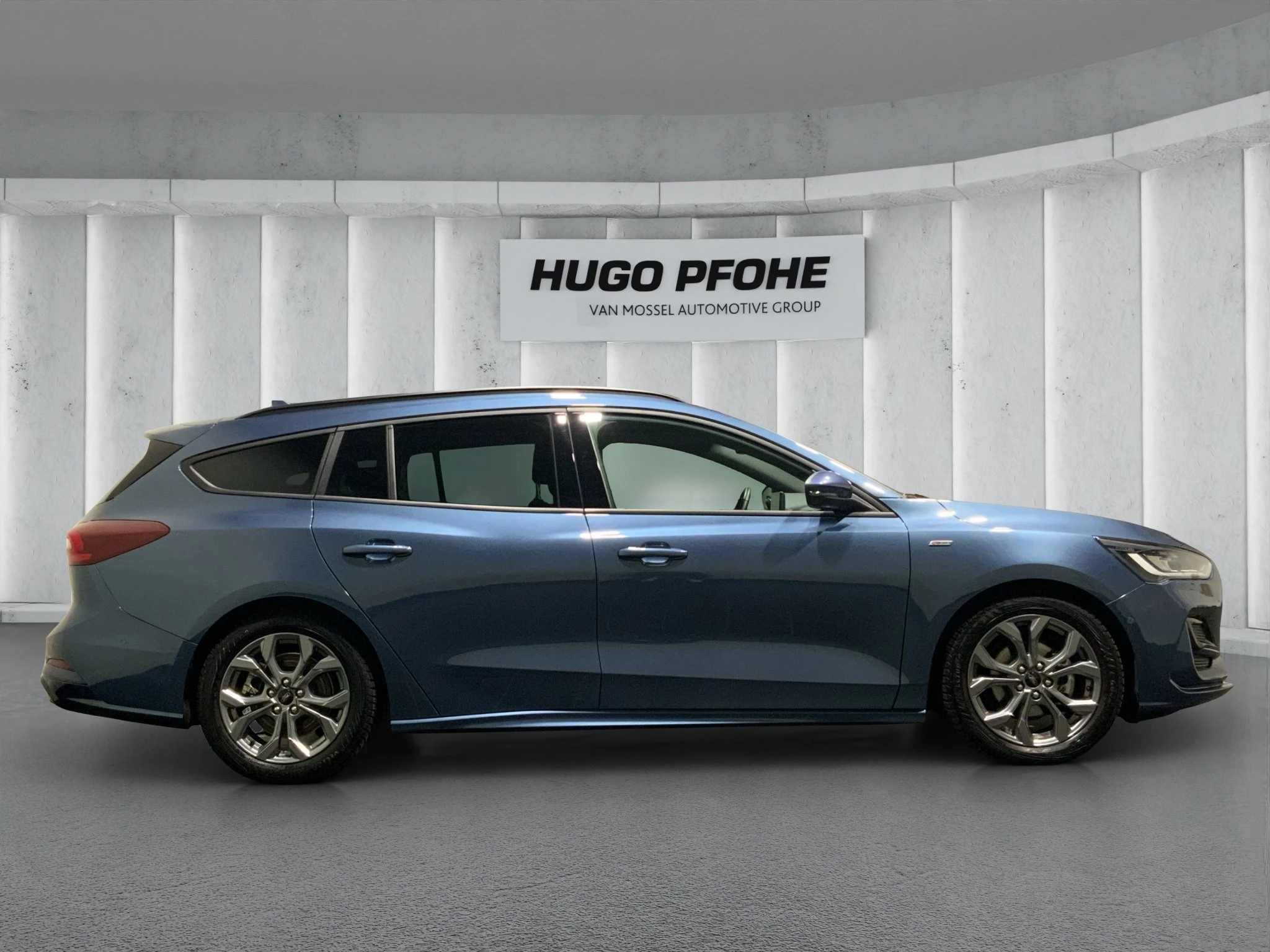 Ford Focus ST-Line X Turnier Aut.*AHK*ACC*HUD*KAM*NAVI*WINTER-PKT.