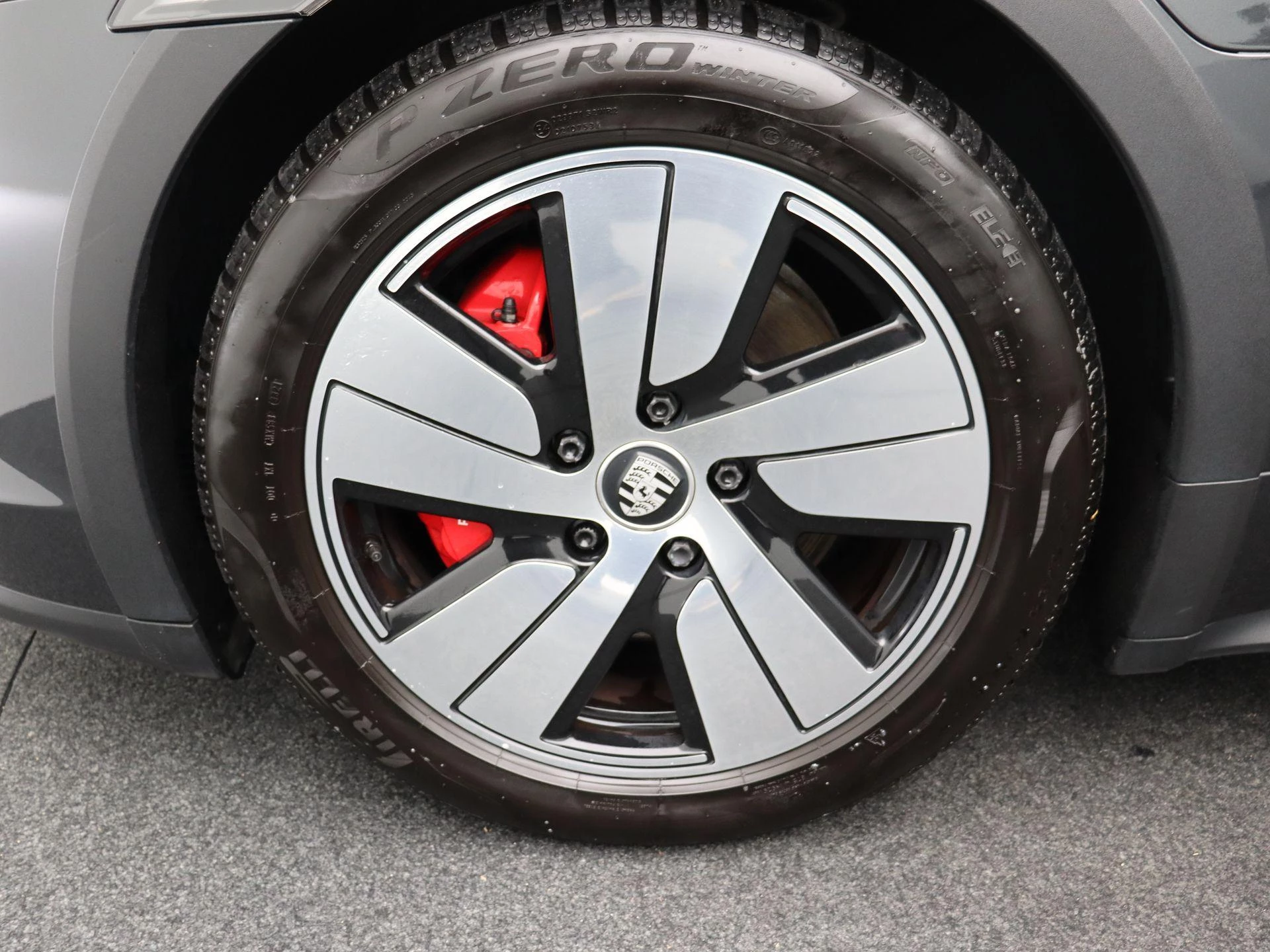 Porsche-Taycan-image-6