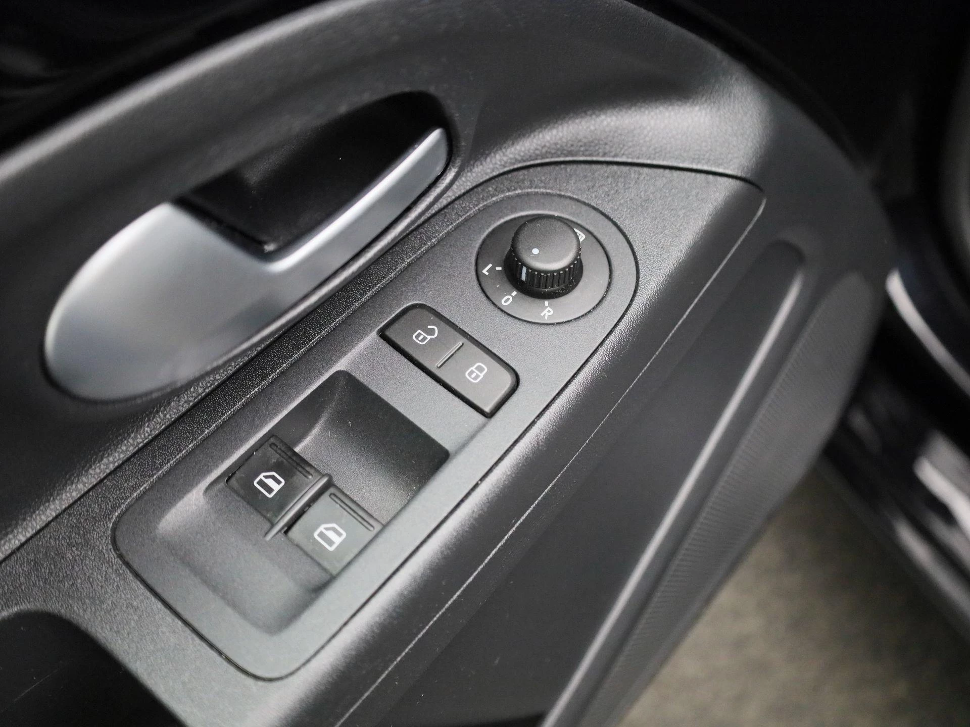 Volkswagen-up!-image-21