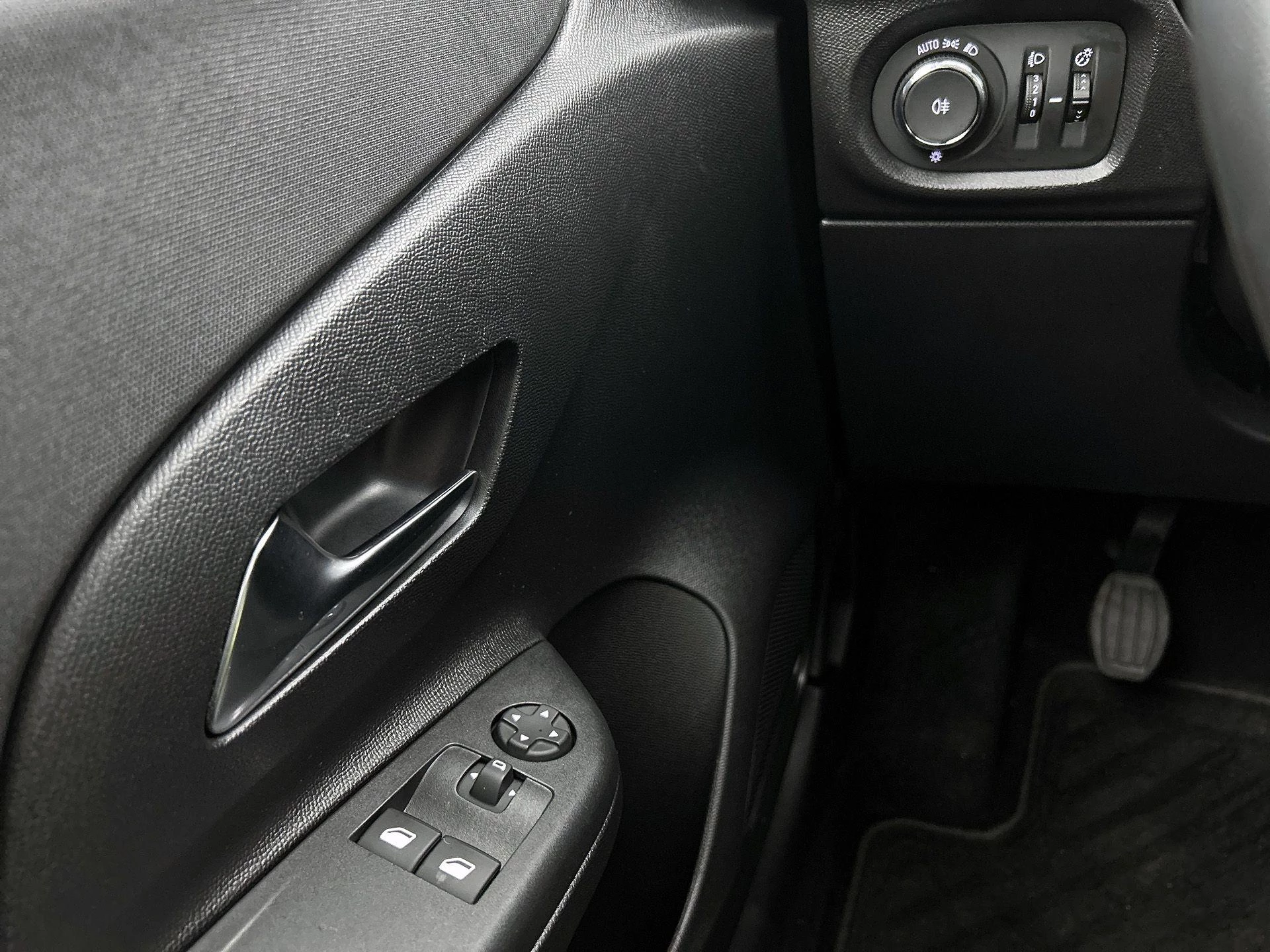 Opel-Corsa-image-11