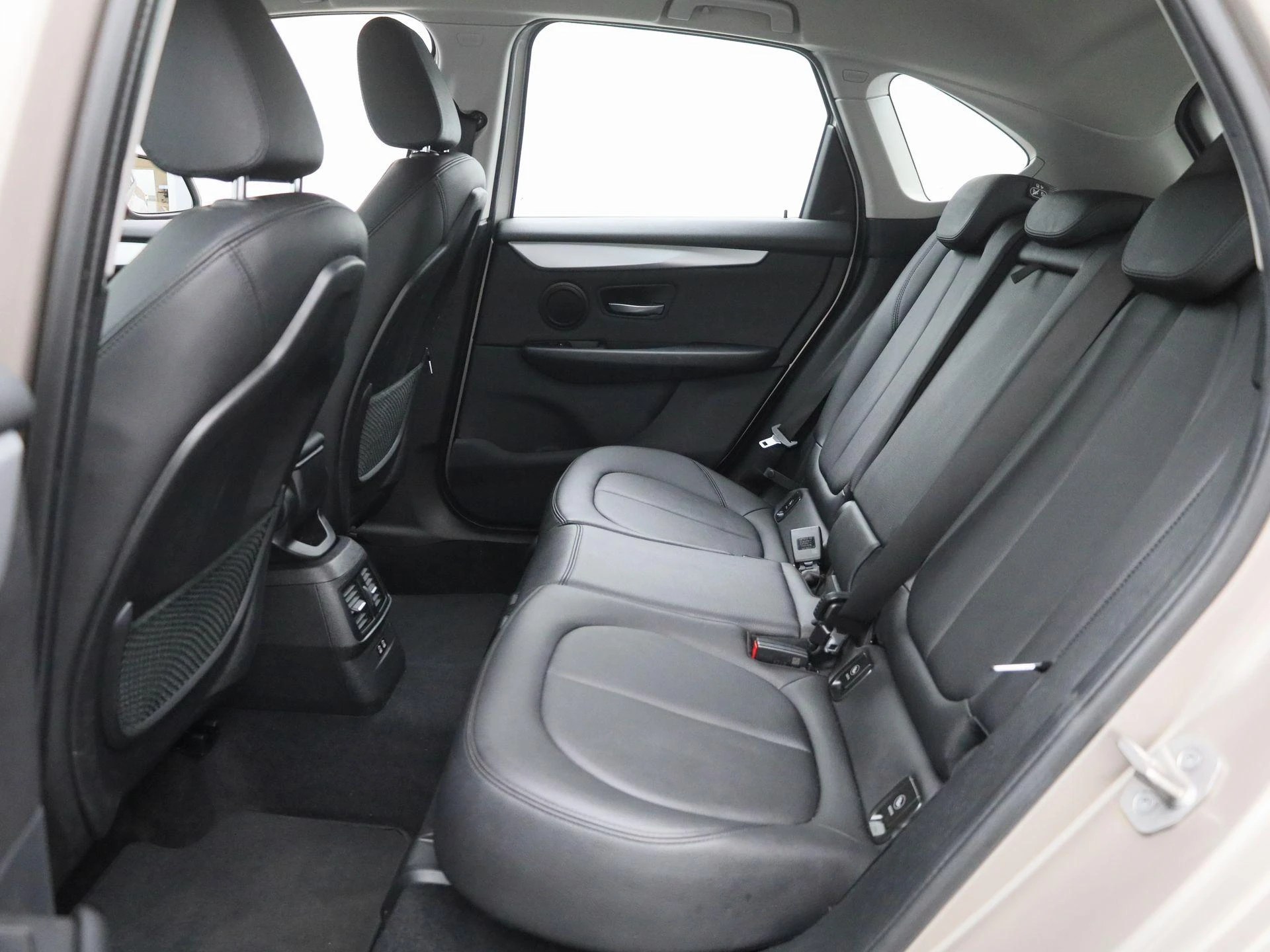 BMW-2 Reeks-image-10