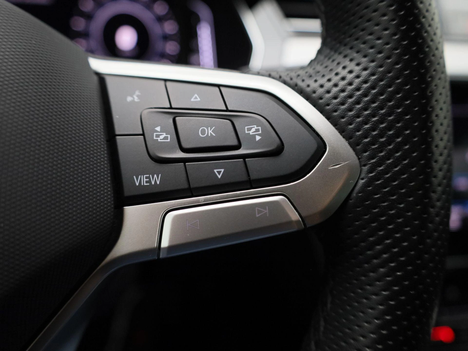 Volkswagen-Passat-image-19
