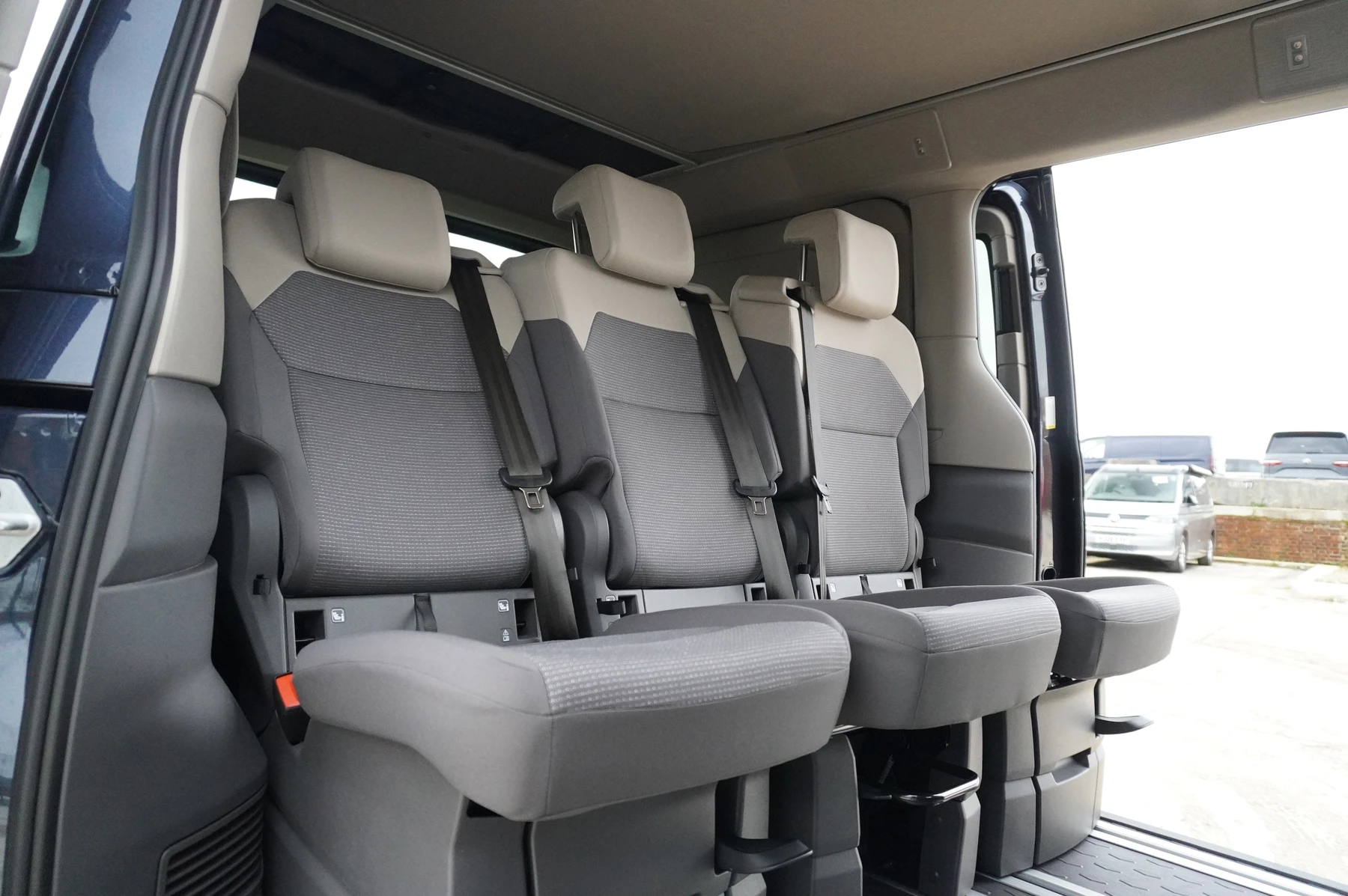 Volkswagen-California-image-8