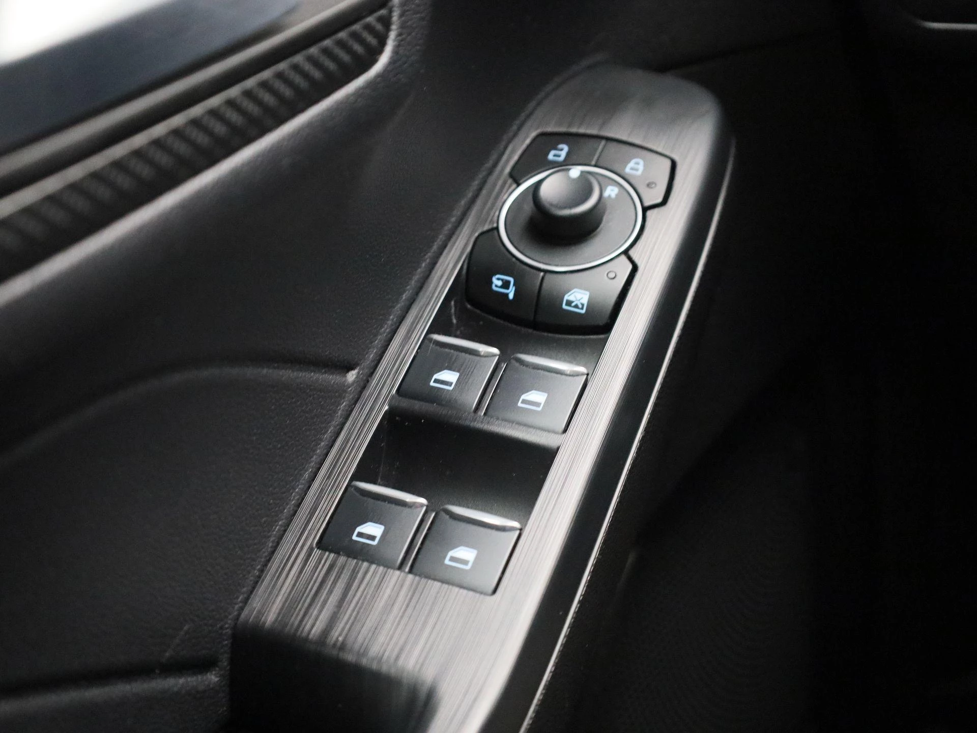 Ford-Kuga-image-29