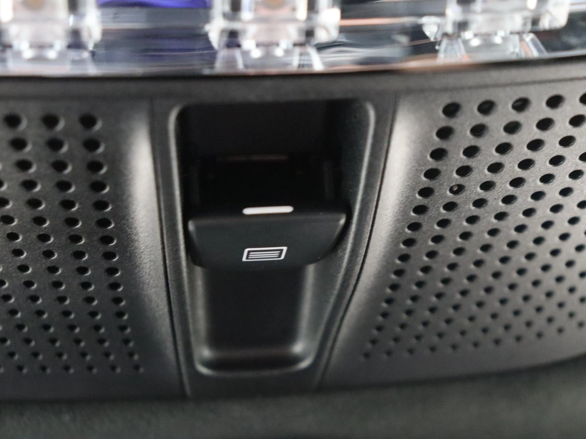 Mercedes-Benz-G-Klasse-image-28