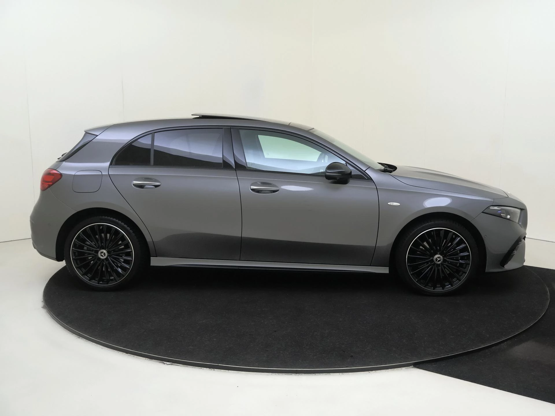 Mercedes-Benz-A-Klasse-image-10