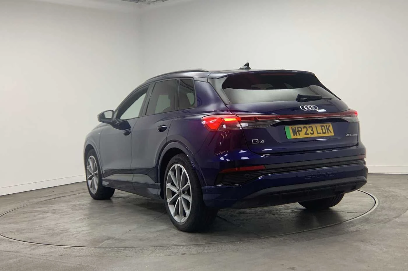Audi-Q4 e-tron-image-2