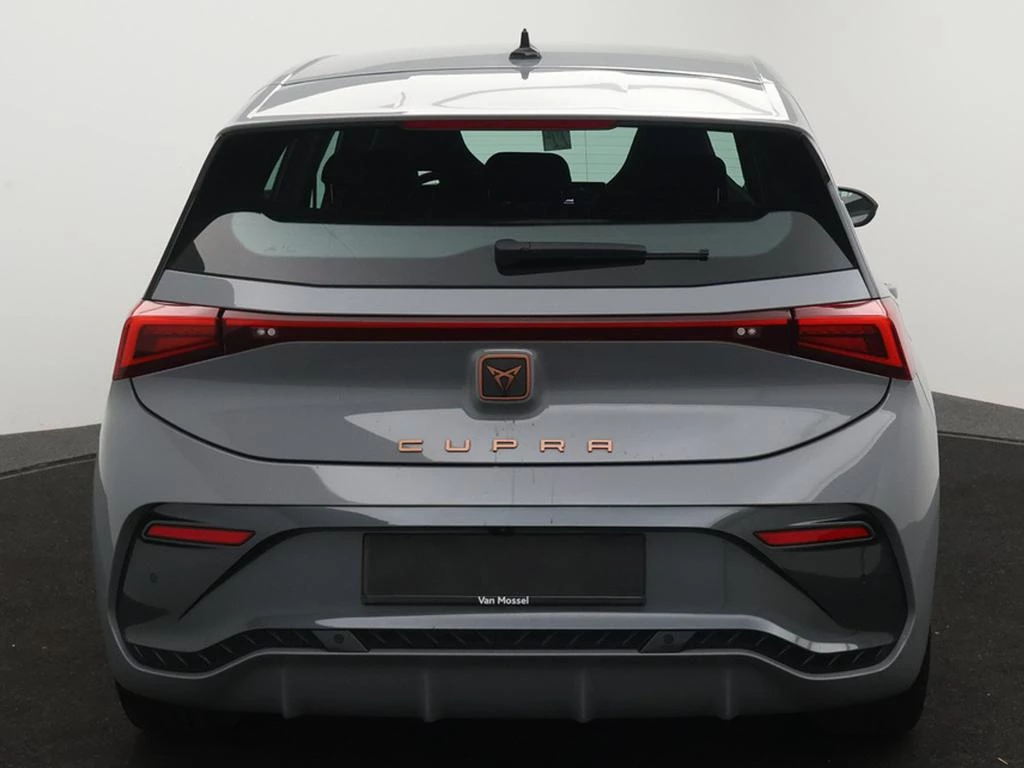 CUPRA Born Born Business Edition 204PK *AUTOMAAT*SPORTZETELS*CAMERA*PDC*ACC*NAVI*APP-CONNECT*...*