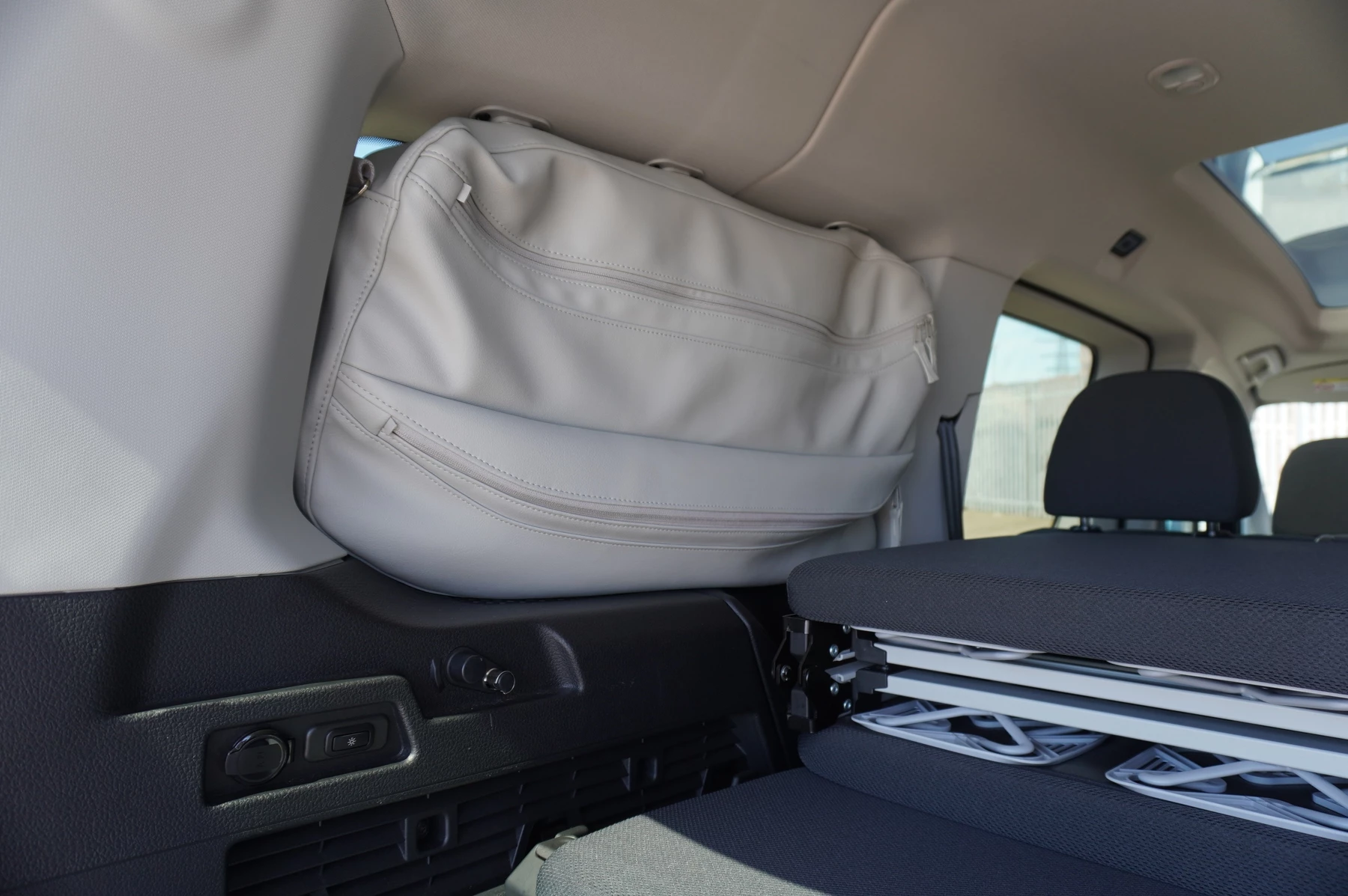 Volkswagen-Caddy-image-25
