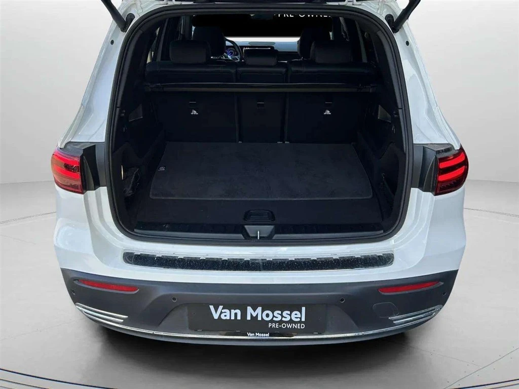 Mercedes-Benz-EQB-image-21