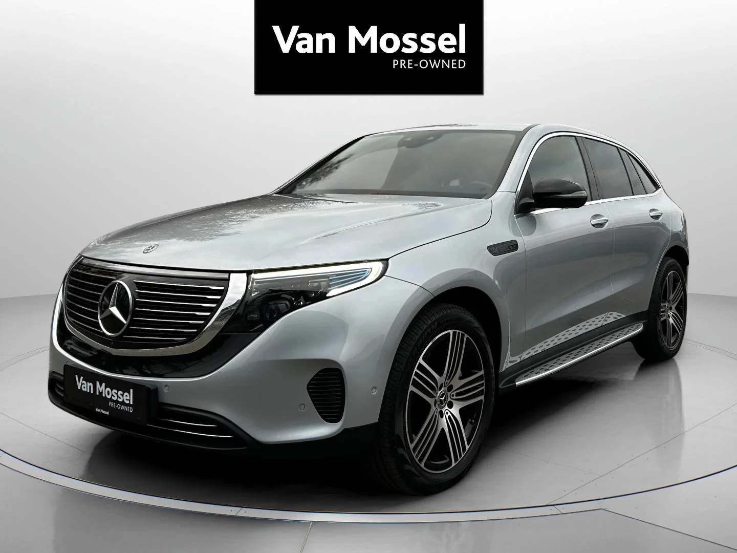 Mercedes-Benz-EQC-image-0