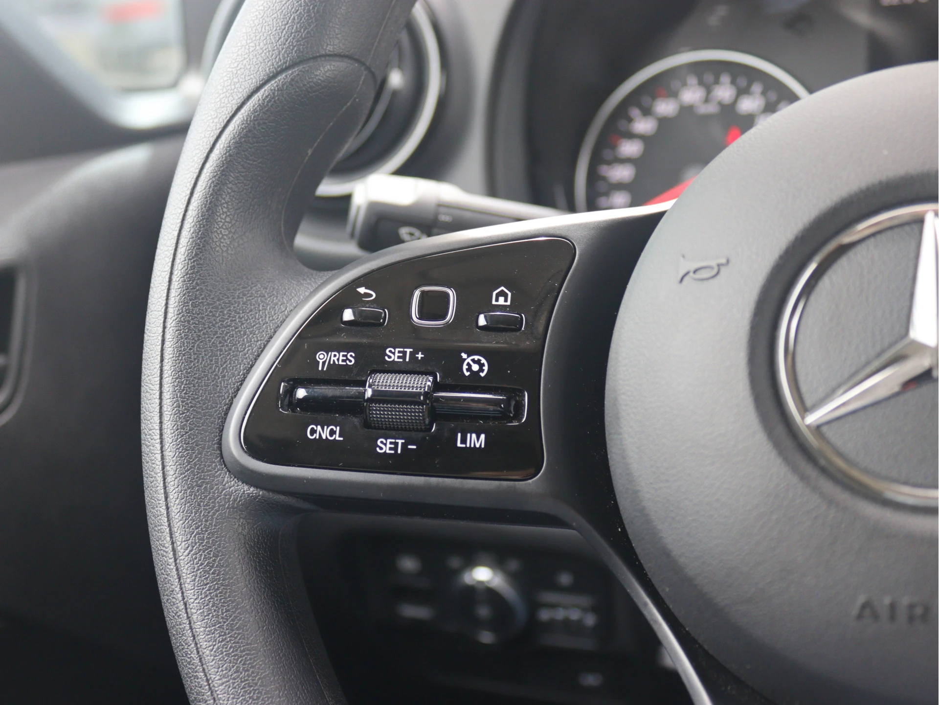 Mercedes-Benz-eCitan-image-6