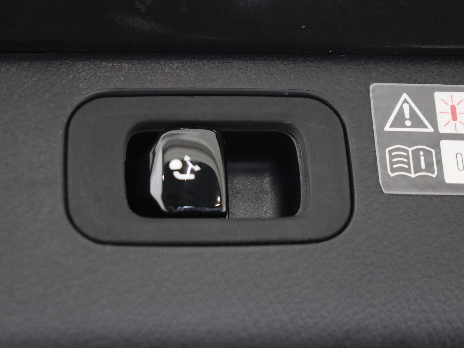 Mercedes-Benz-C-Klasse-image-30