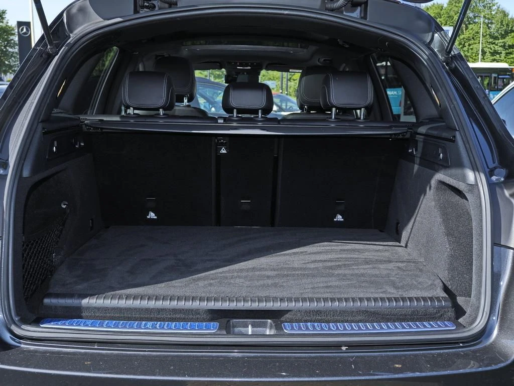 Mercedes-Benz-GLC 300 de-image-16