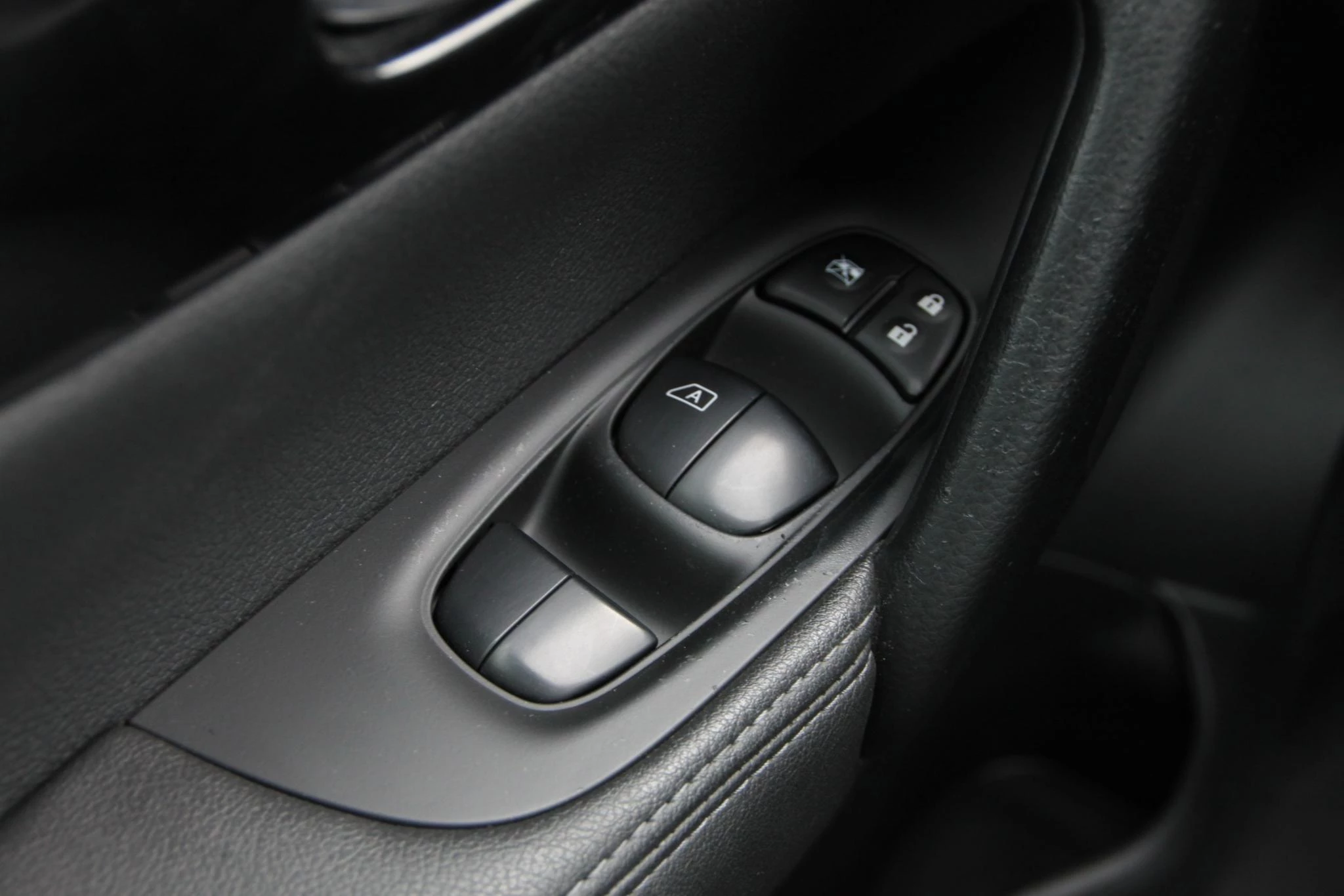 Nissan-QASHQAI-image-30