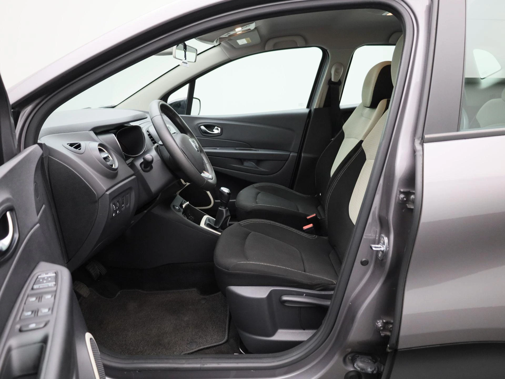 Renault-Captur-image-8