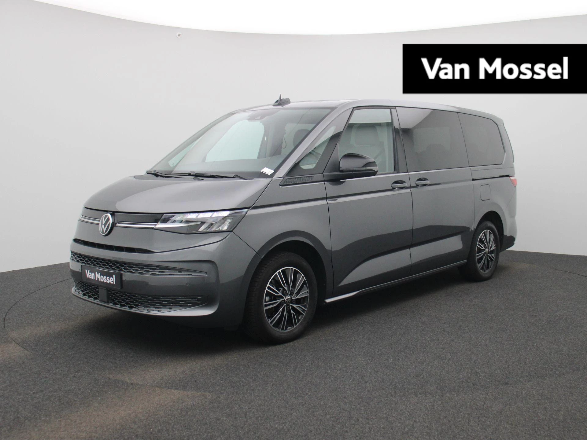 Volkswagen-Multivan-image-0