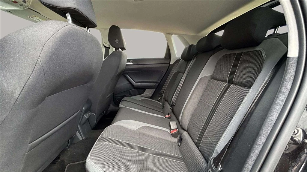 Volkswagen-Polo-image-19