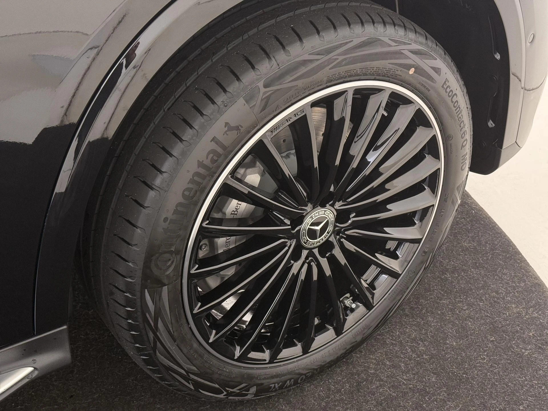 Mercedes-Benz-GLC-image-34